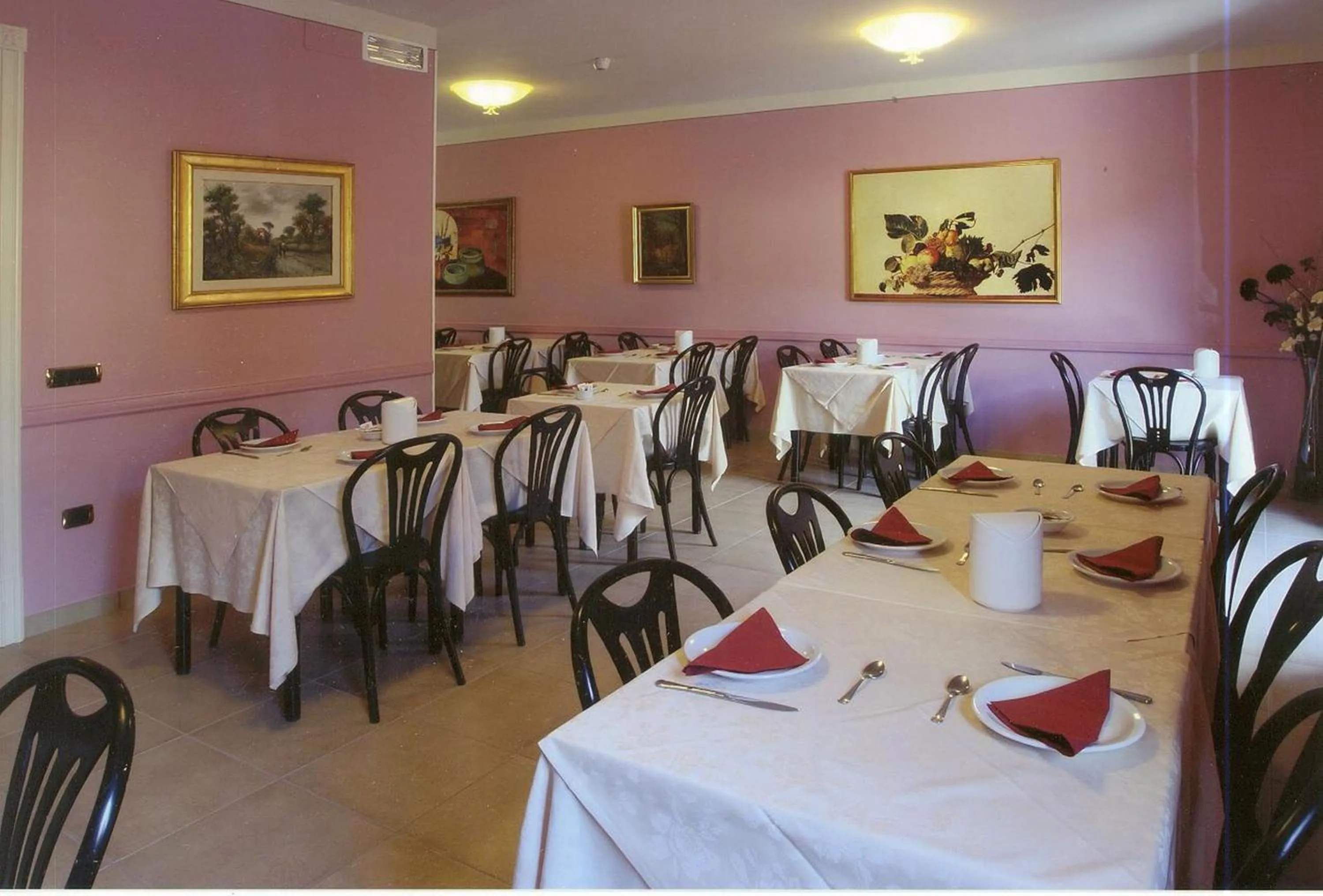 Restaurant/places to eat in Hotel Monna Lisa