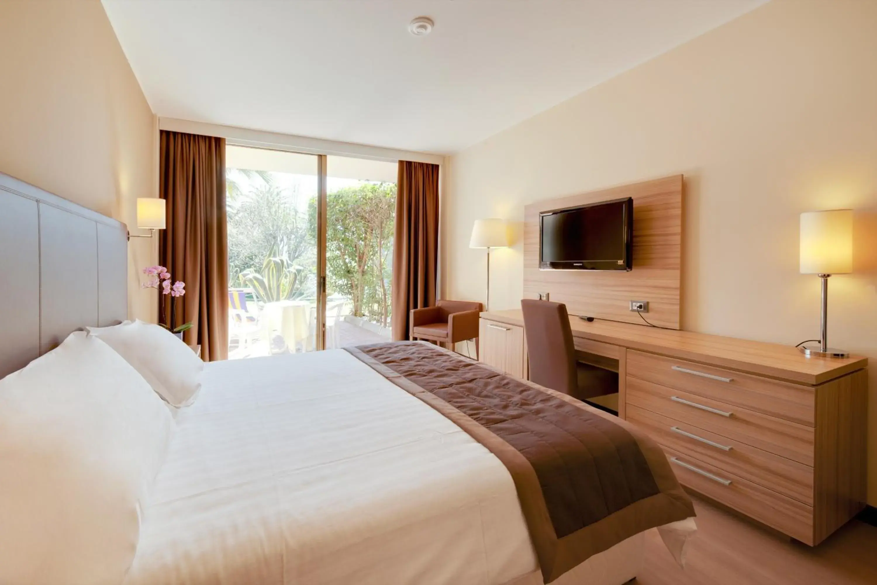 Double or Twin Room with Pool View - Separate Building in Nyala Suite Hotel Double or Twin Room with Pool View - Separate Building in Nyala Suite Hotel