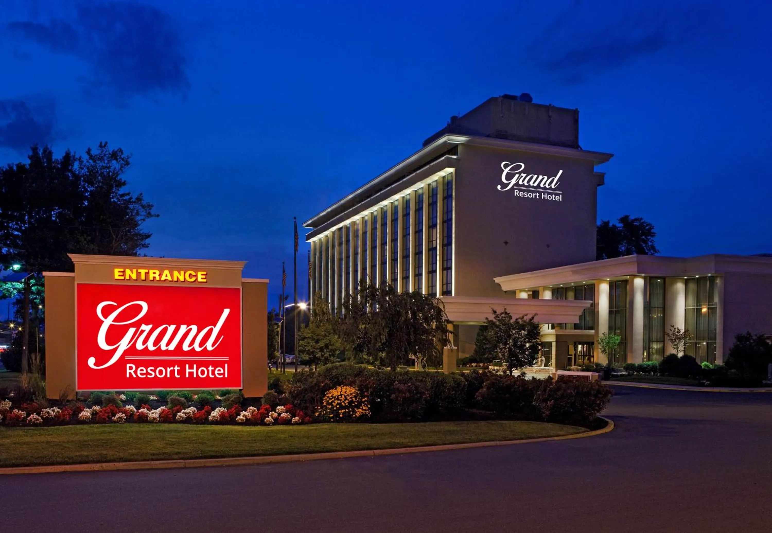 Property building in Grand Resort Hotel - Mt Laurel - Philadelphia