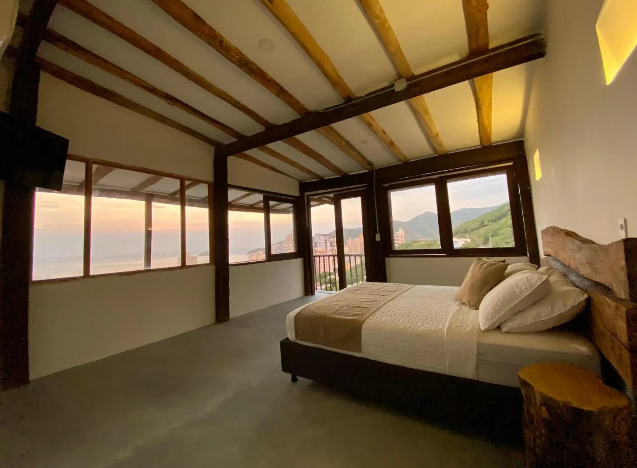 Deluxe Double Room with Balcony in Akela Gaira Hotel Deluxe Double Room with Balcony in Akela Gaira Hotel