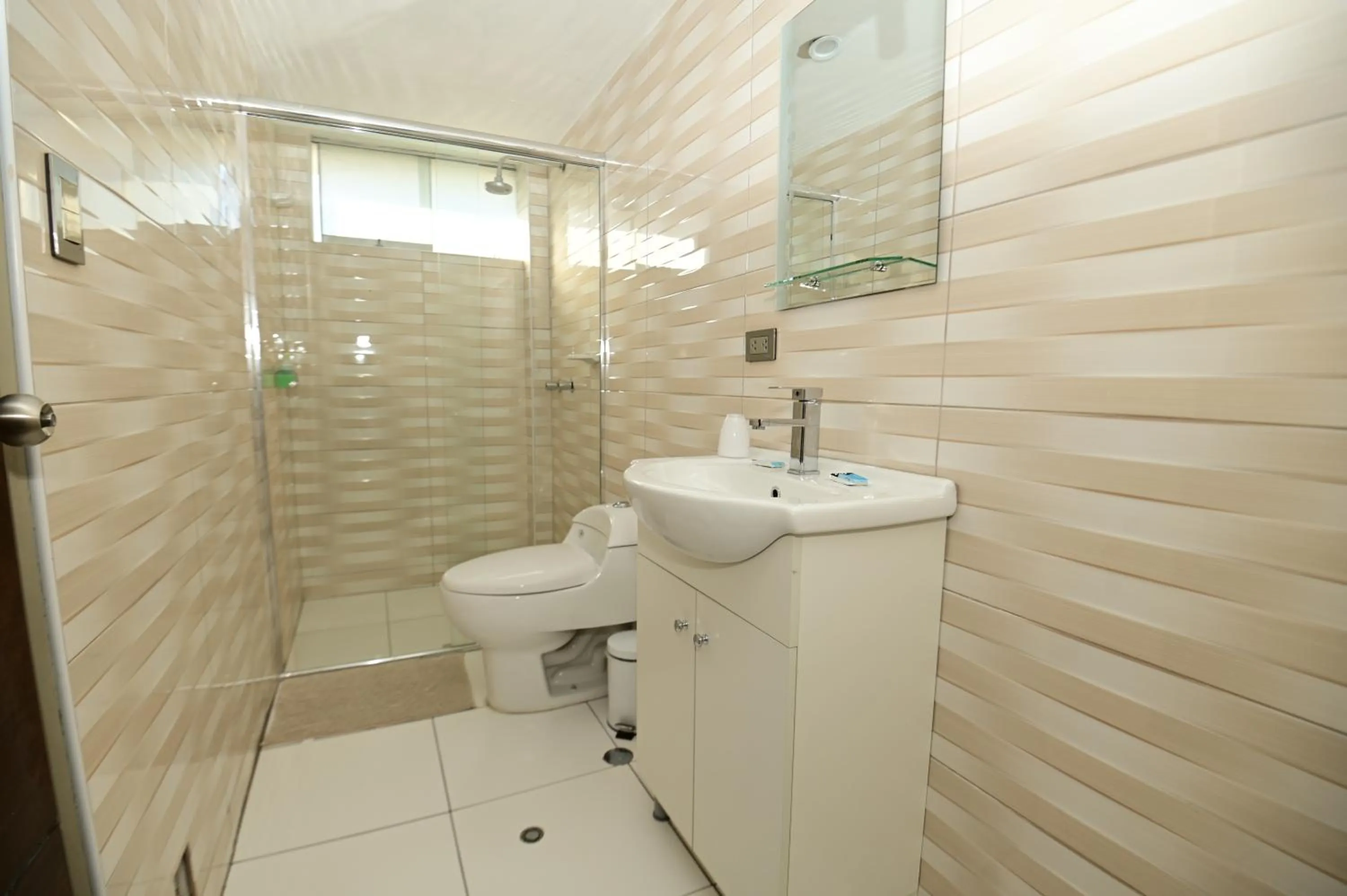 Shower in Bon Repos Boutique