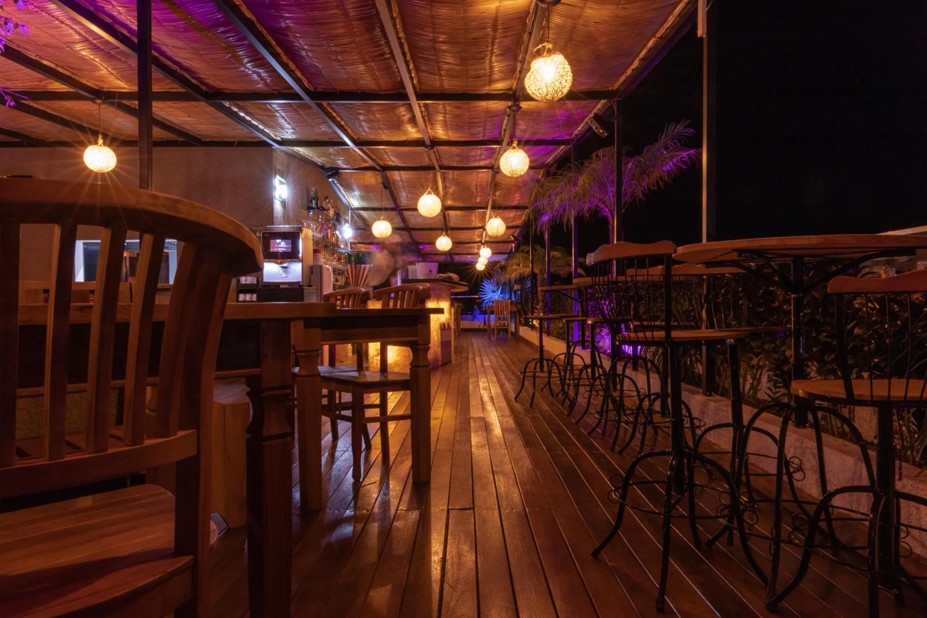 Restaurant/places to eat in Mandala Beach Hotel