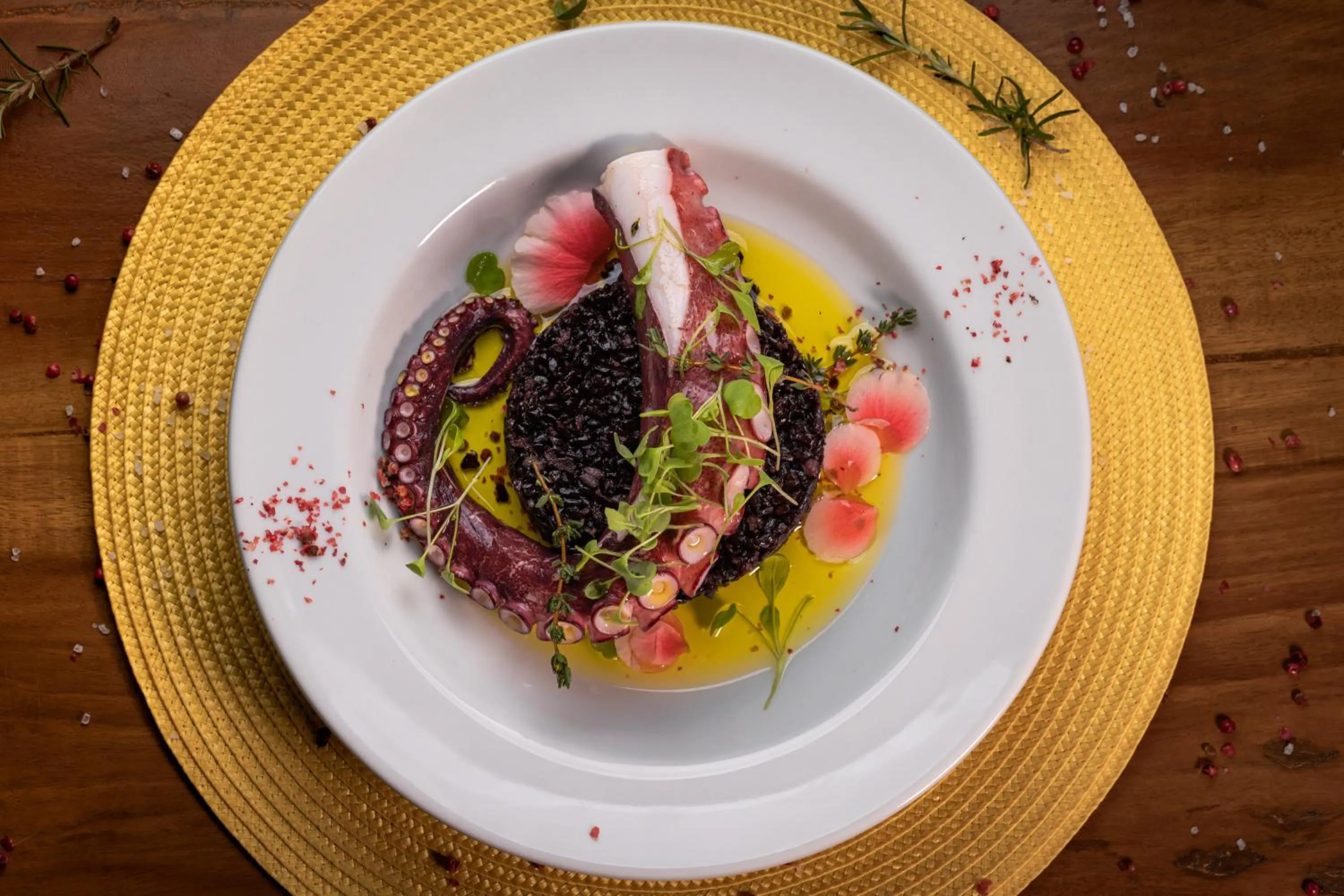 Restaurant/places to eat in Mandala Beach Hotel