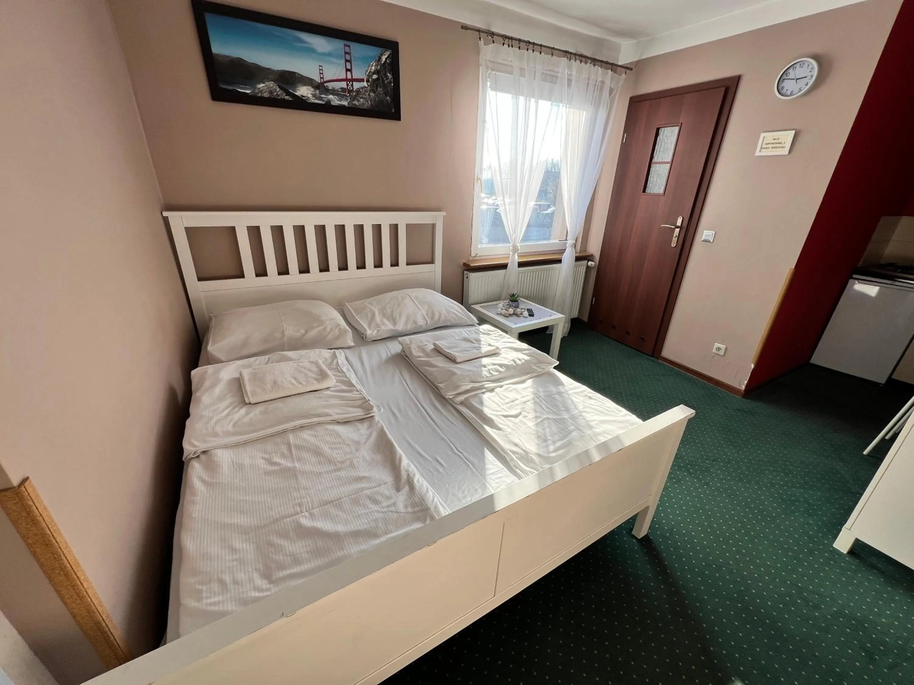 Studio Apartment in Noclegi AirportPark