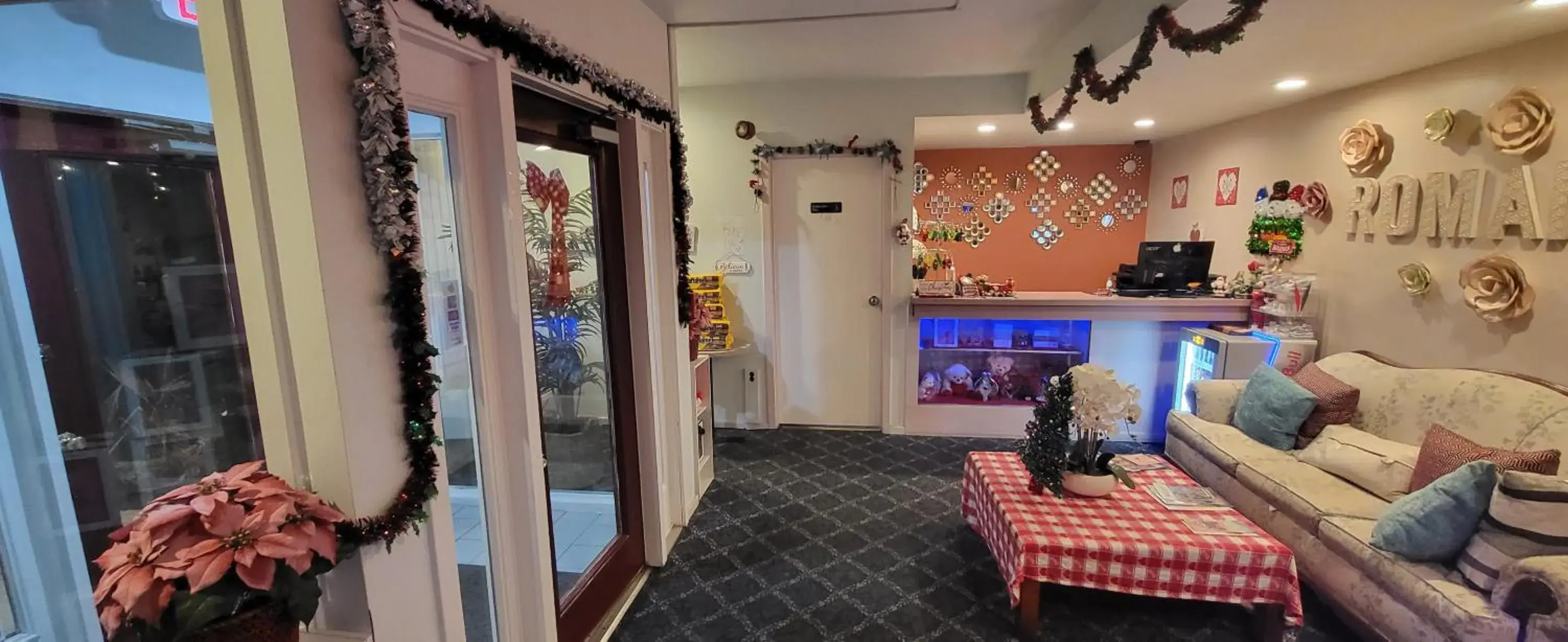 Lobby or reception in Inn of the Dove - Romantic Luxury Suites with Jacuzzi & Seasonal Fireplace at Harrisburg-Hershey-Philadelphia, PA Lobby or reception in Inn of the Dove - Romantic Luxury Suites with Jacuzzi & Seasonal Fireplace at Harrisburg-Hershey-Philadelphia, PA