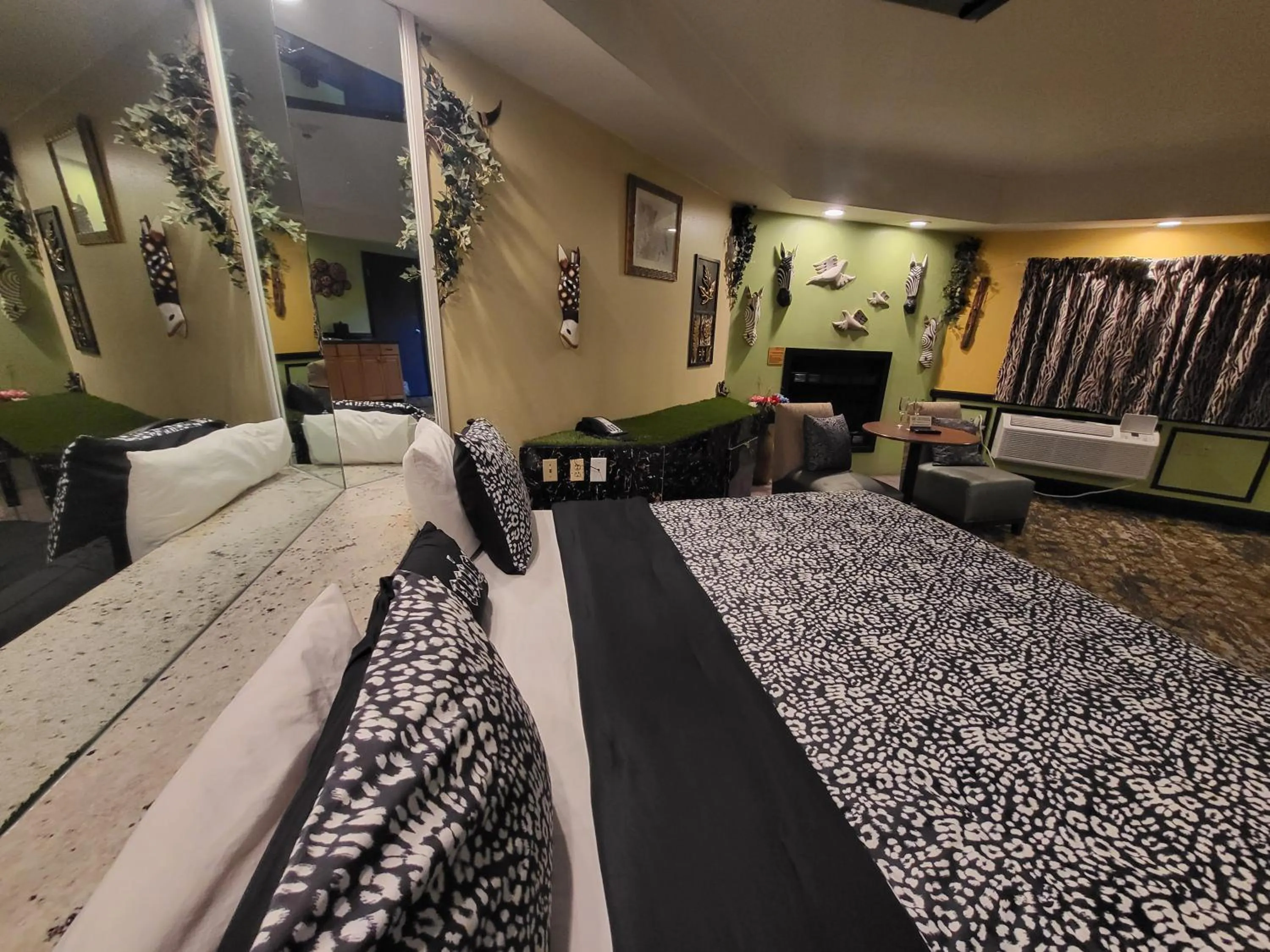 Bed in Inn of the Dove - Romantic Luxury Suites with Jacuzzi & Seasonal Fireplace at Harrisburg-Hershey-Philadelphia, PA