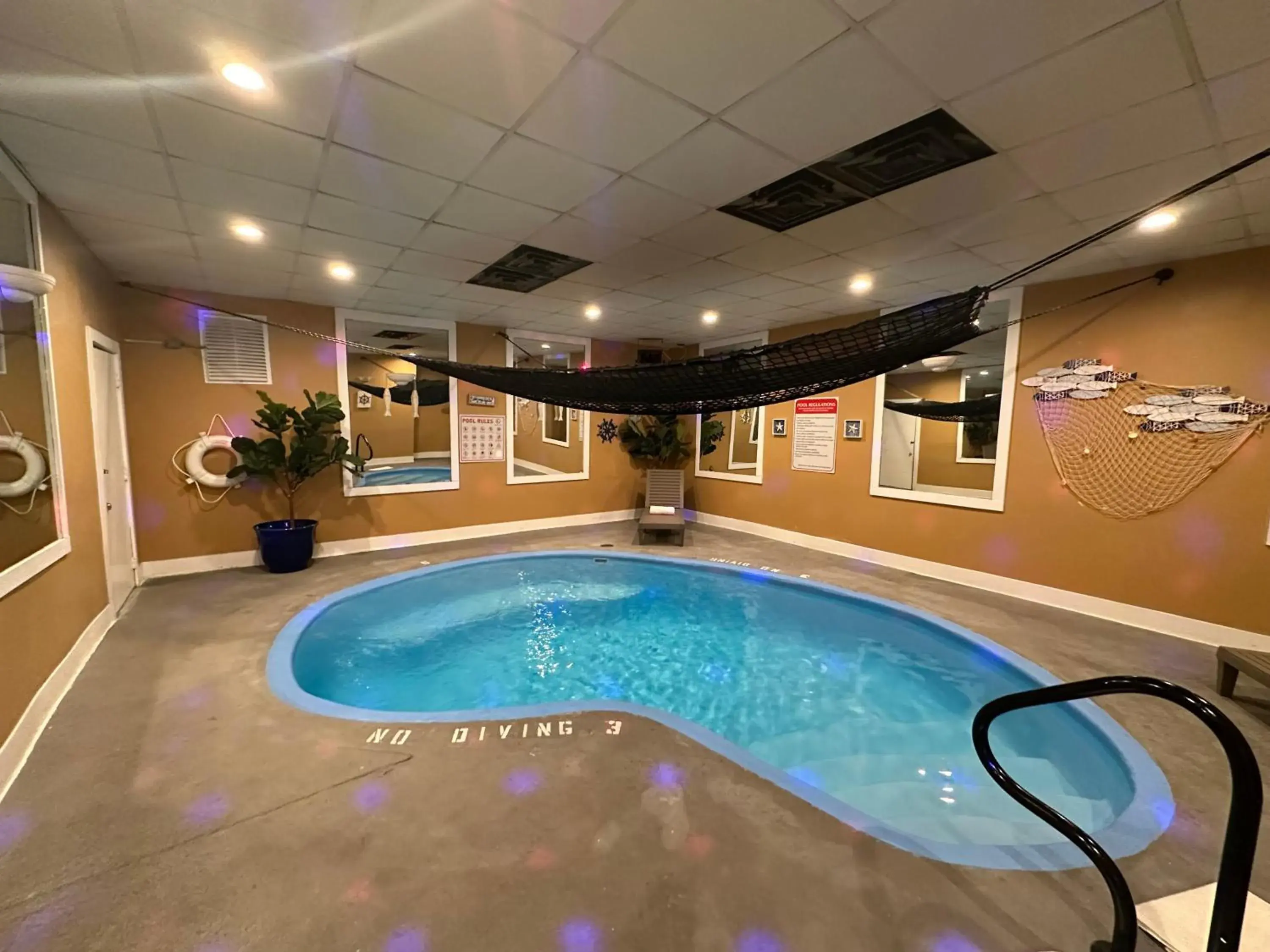 Swimming pool in Inn of the Dove - Romantic Luxury Suites with Jacuzzi & Seasonal Fireplace at Harrisburg-Hershey-Philadelphia, PA Swimming pool in Inn of the Dove - Romantic Luxury Suites with Jacuzzi & Seasonal Fireplace at Harrisburg-Hershey-Philadelphia, PA
