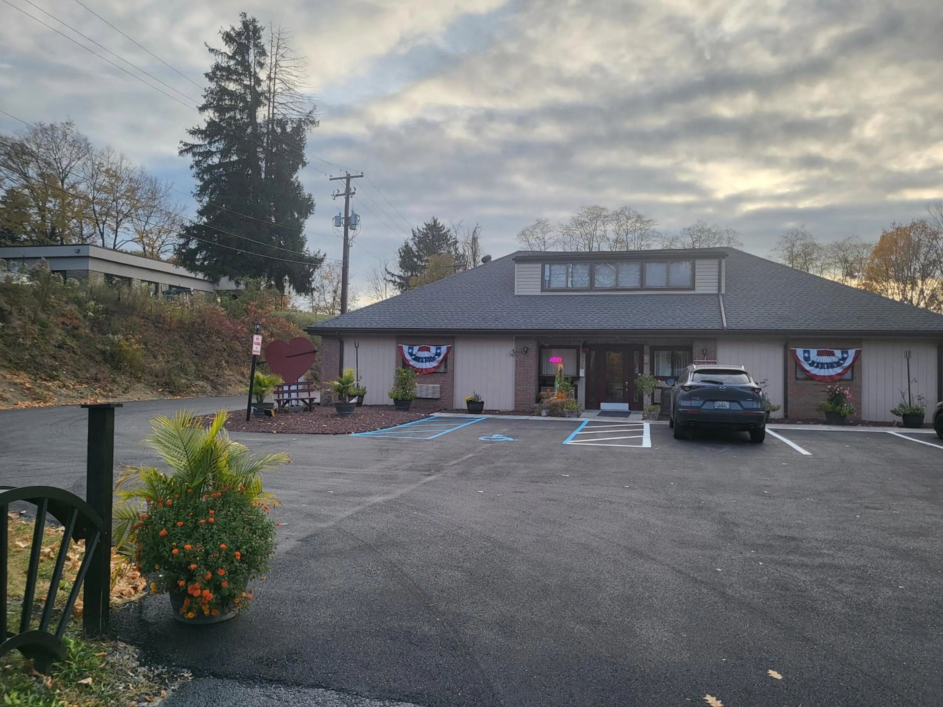Property building in Inn of the Dove - Romantic Luxury Suites with Jacuzzi & Seasonal Fireplace at Harrisburg-Hershey-Philadelphia, PA