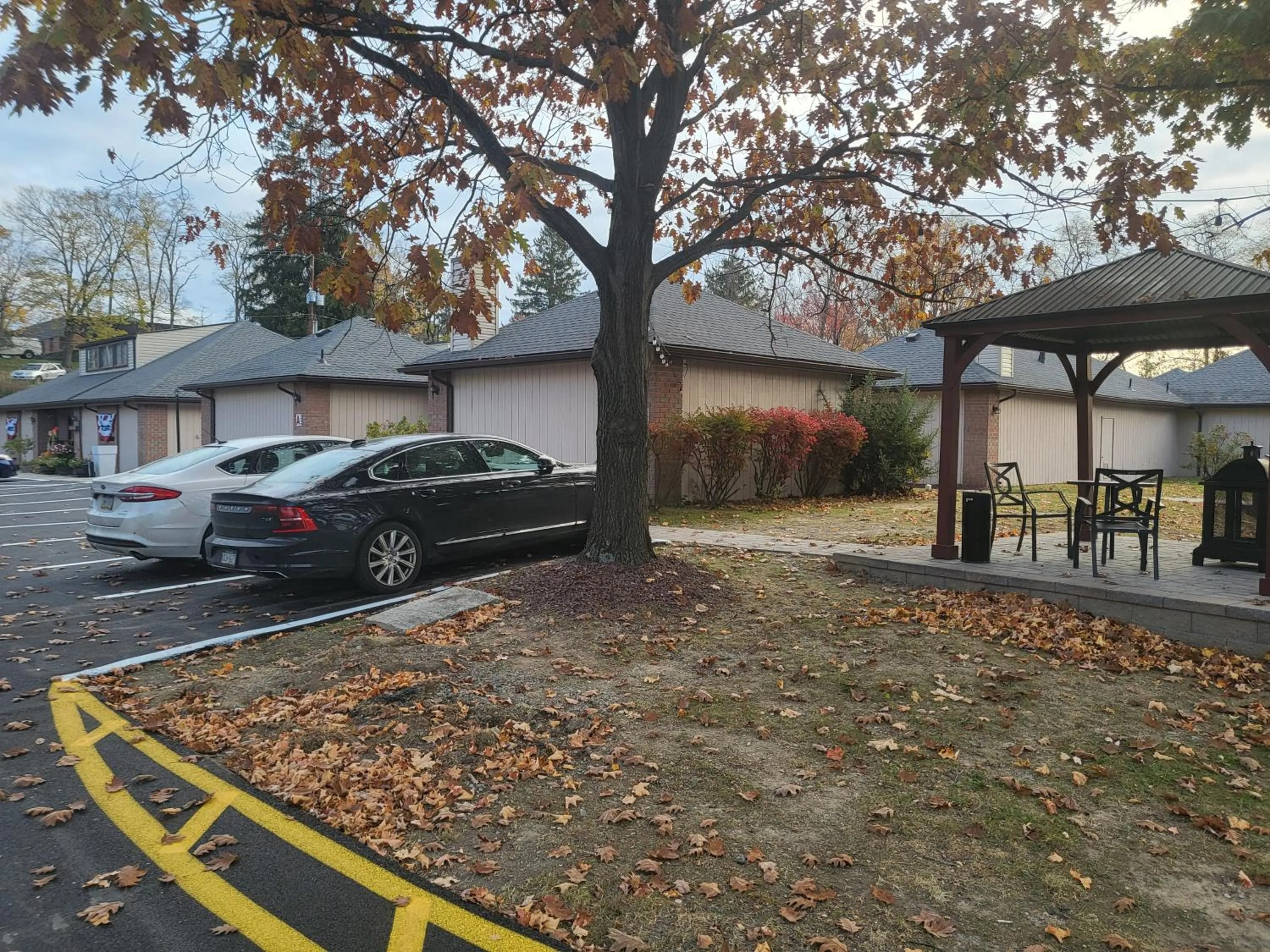 Parking in Inn of the Dove - Romantic Luxury Suites with Jacuzzi & Seasonal Fireplace at Harrisburg-Hershey-Philadelphia, PA