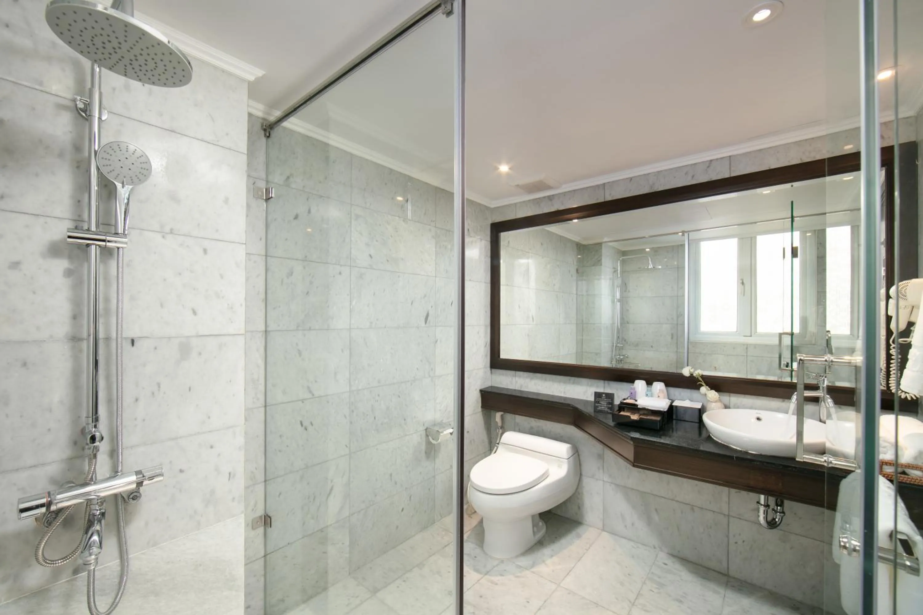 Bathroom in HOTEL du LAC Hanoi