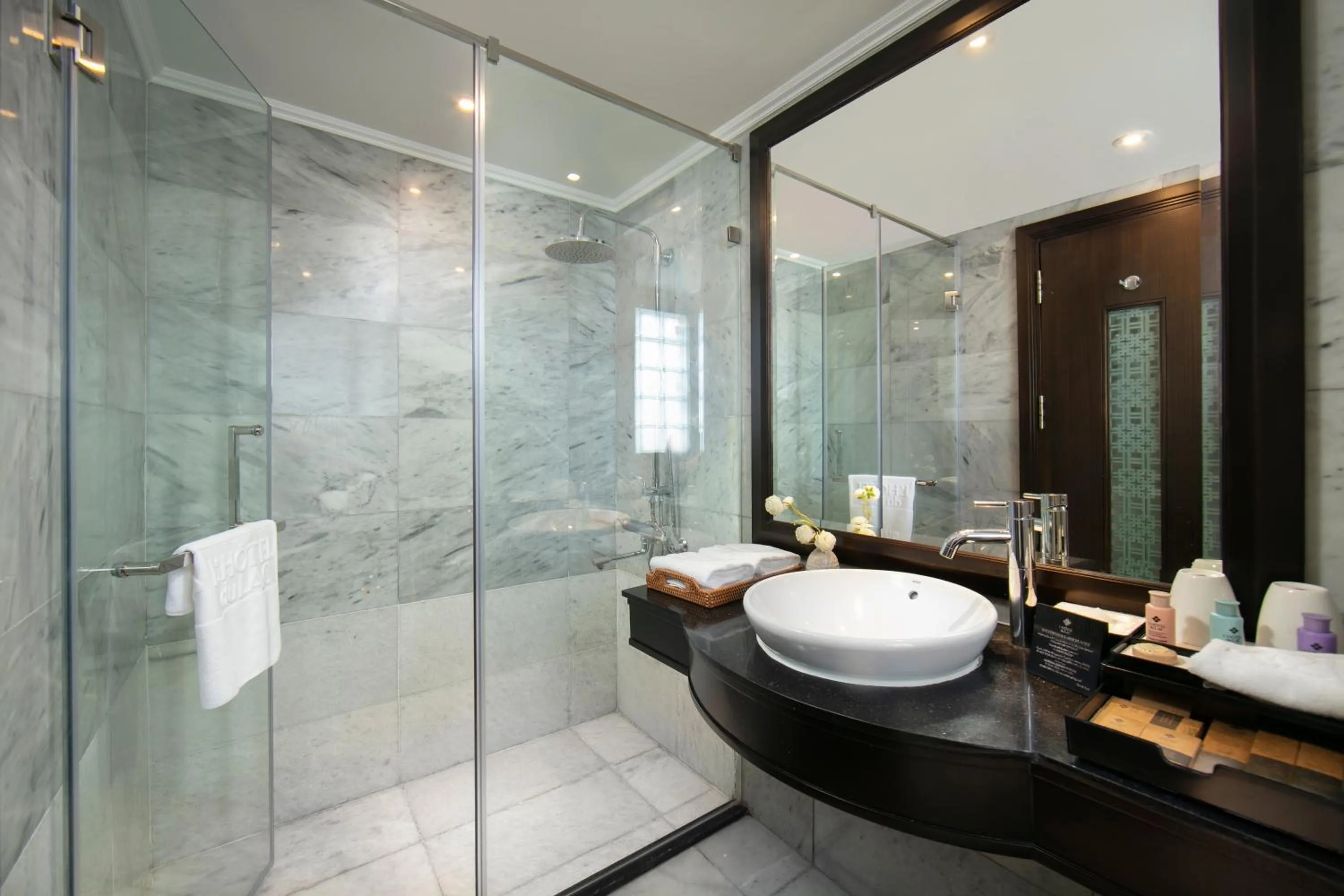 Bathroom in HOTEL du LAC Hanoi