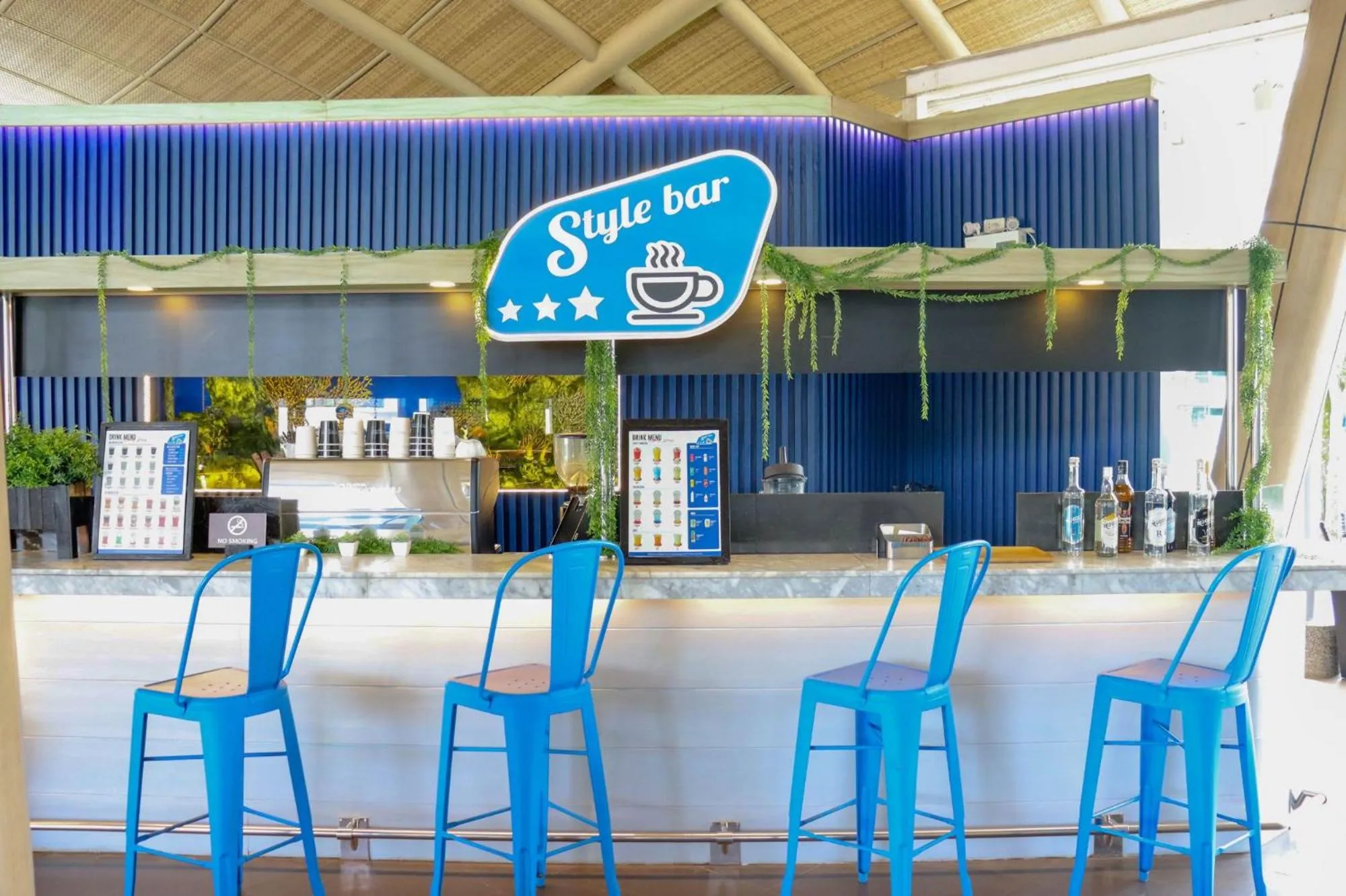 Lounge or bar in Holiday Style Ao Nang Beach Resort, Krabi