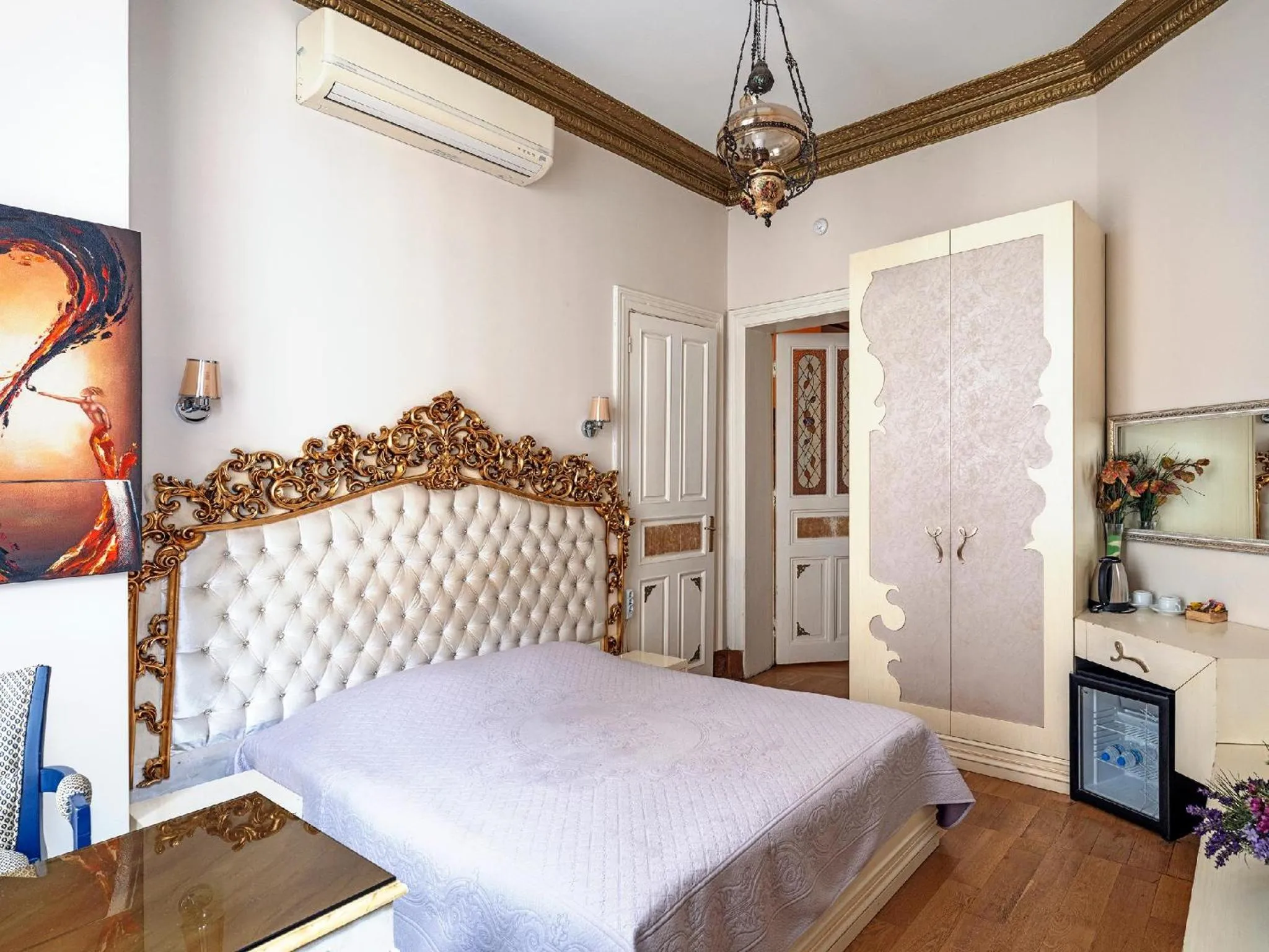 Bed in Ragip Pasha Apartments