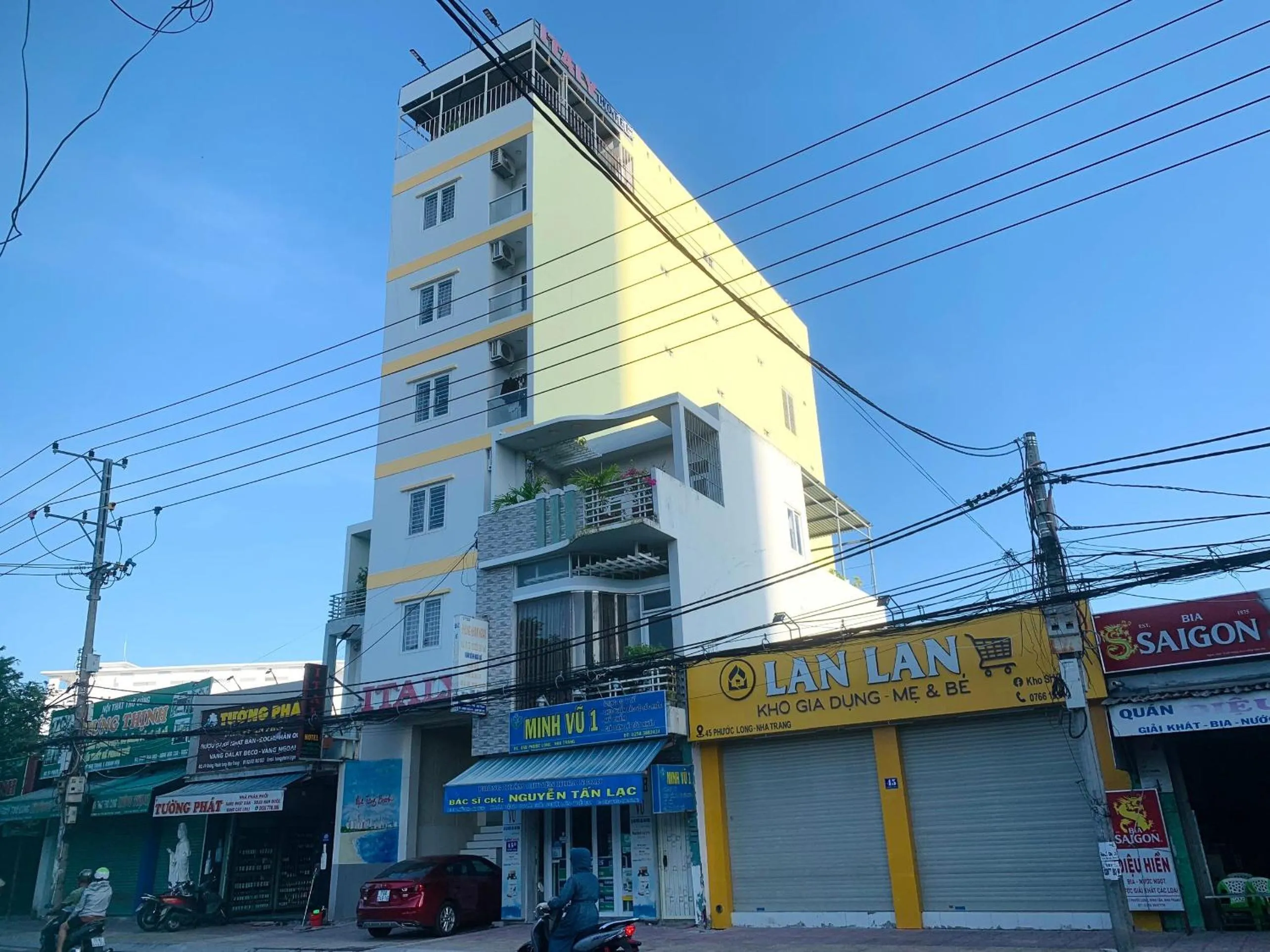 Facade/entrance in Italy Hotel