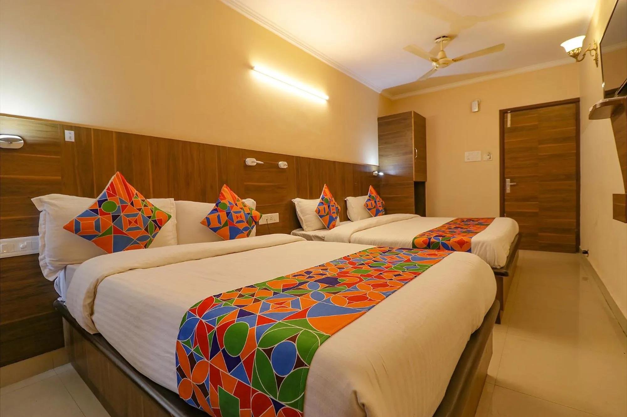 TV and multimedia, Bed in FabHotel GD Sunrise Inn Amritsar
