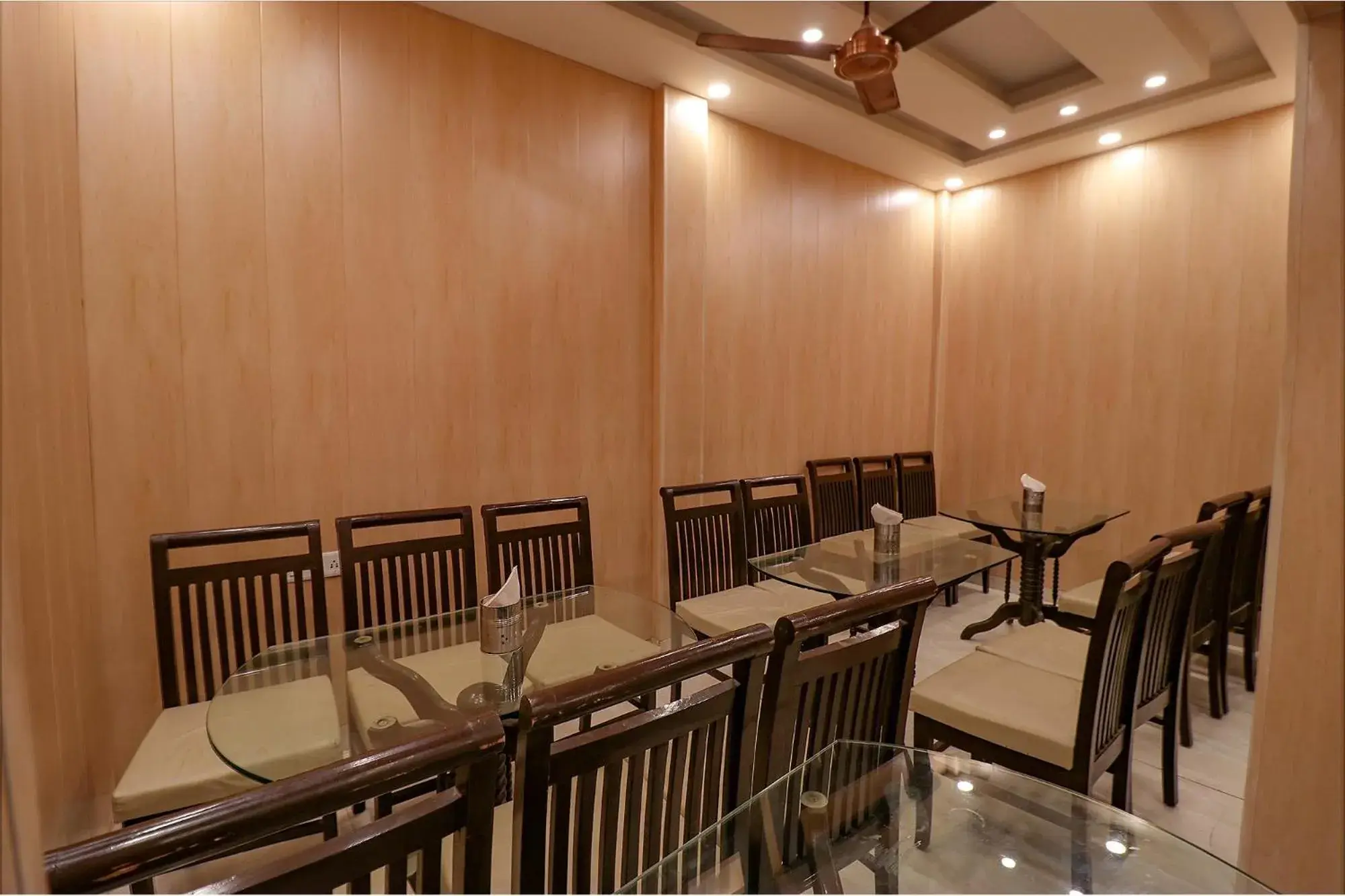 Restaurant/places to eat in FabHotel GD Sunrise Inn Amritsar Restaurant/places to eat in FabHotel GD Sunrise Inn Amritsar