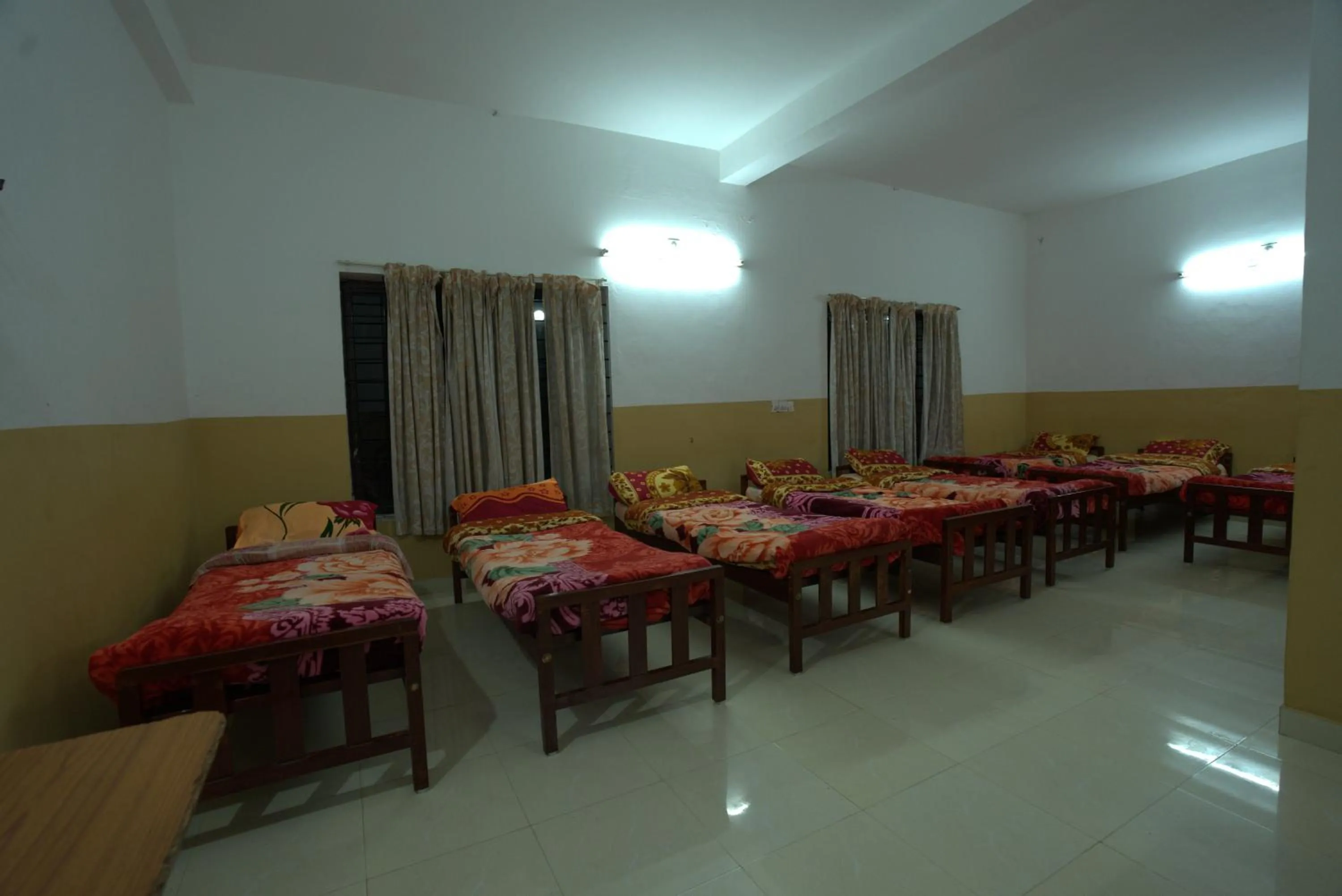 Photo of the whole room in AC MIST