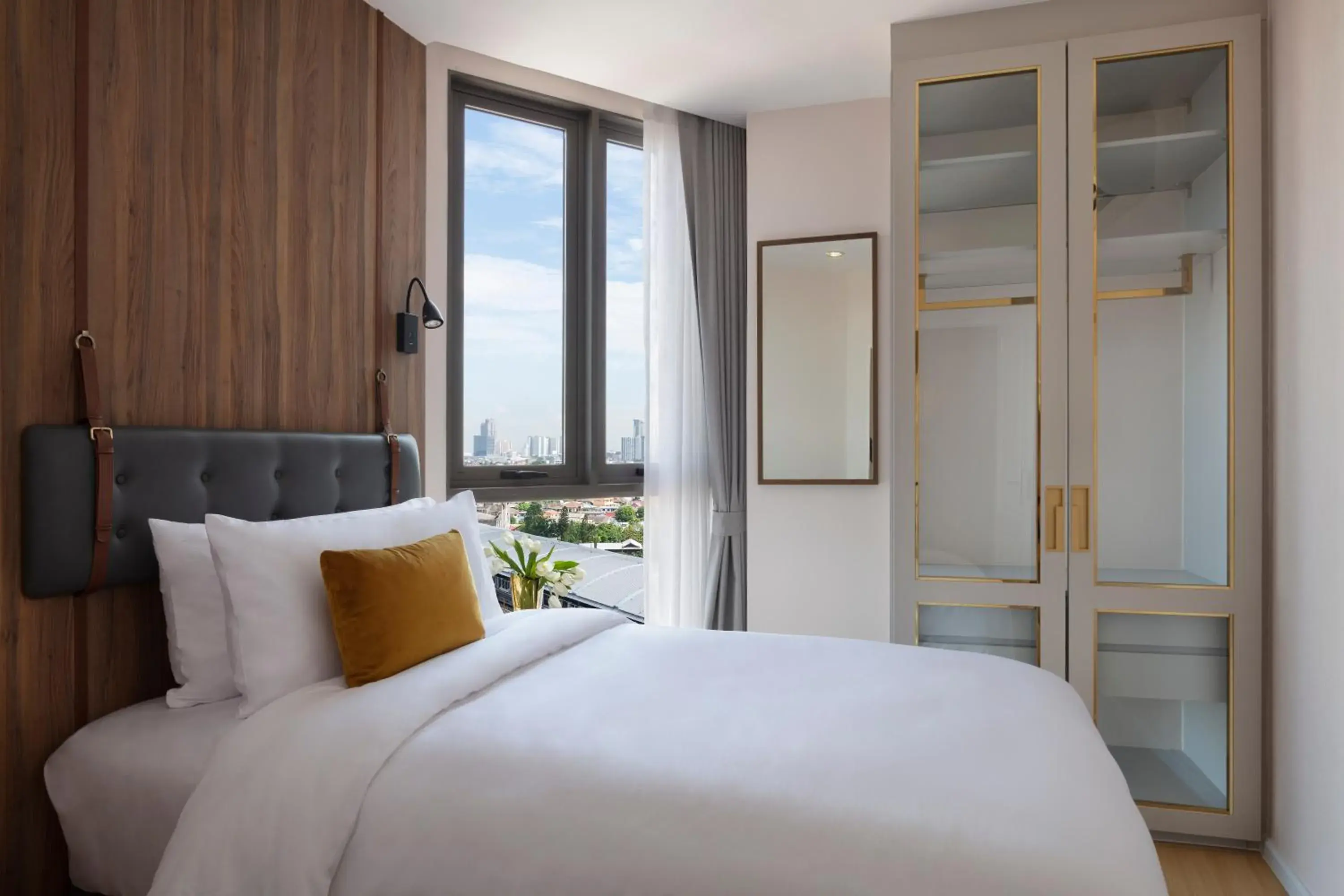 Bedroom, Bed in Oakwood Suites Tiwanon Bangkok Bedroom, Bed in Oakwood Suites Tiwanon Bangkok