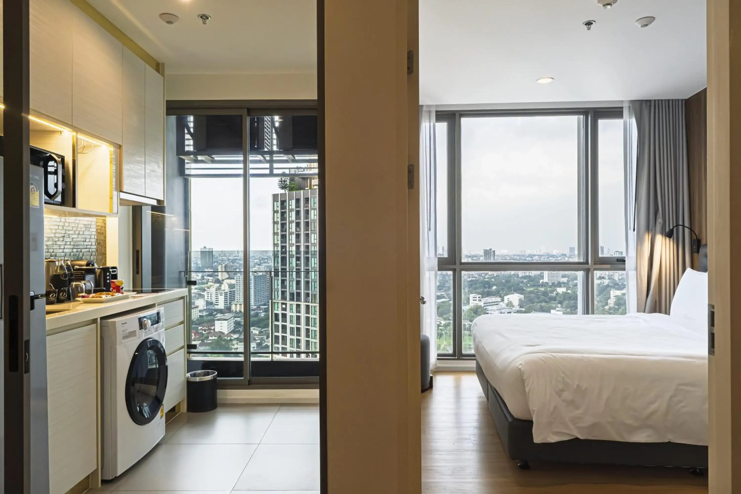Bedroom, Bed in Oakwood Suites Tiwanon Bangkok Bedroom, Bed in Oakwood Suites Tiwanon Bangkok