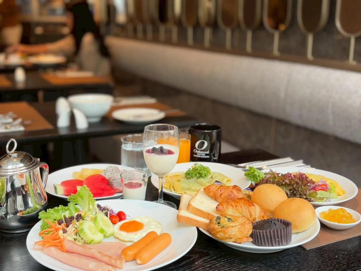 Breakfast in Oakwood Suites Tiwanon Bangkok