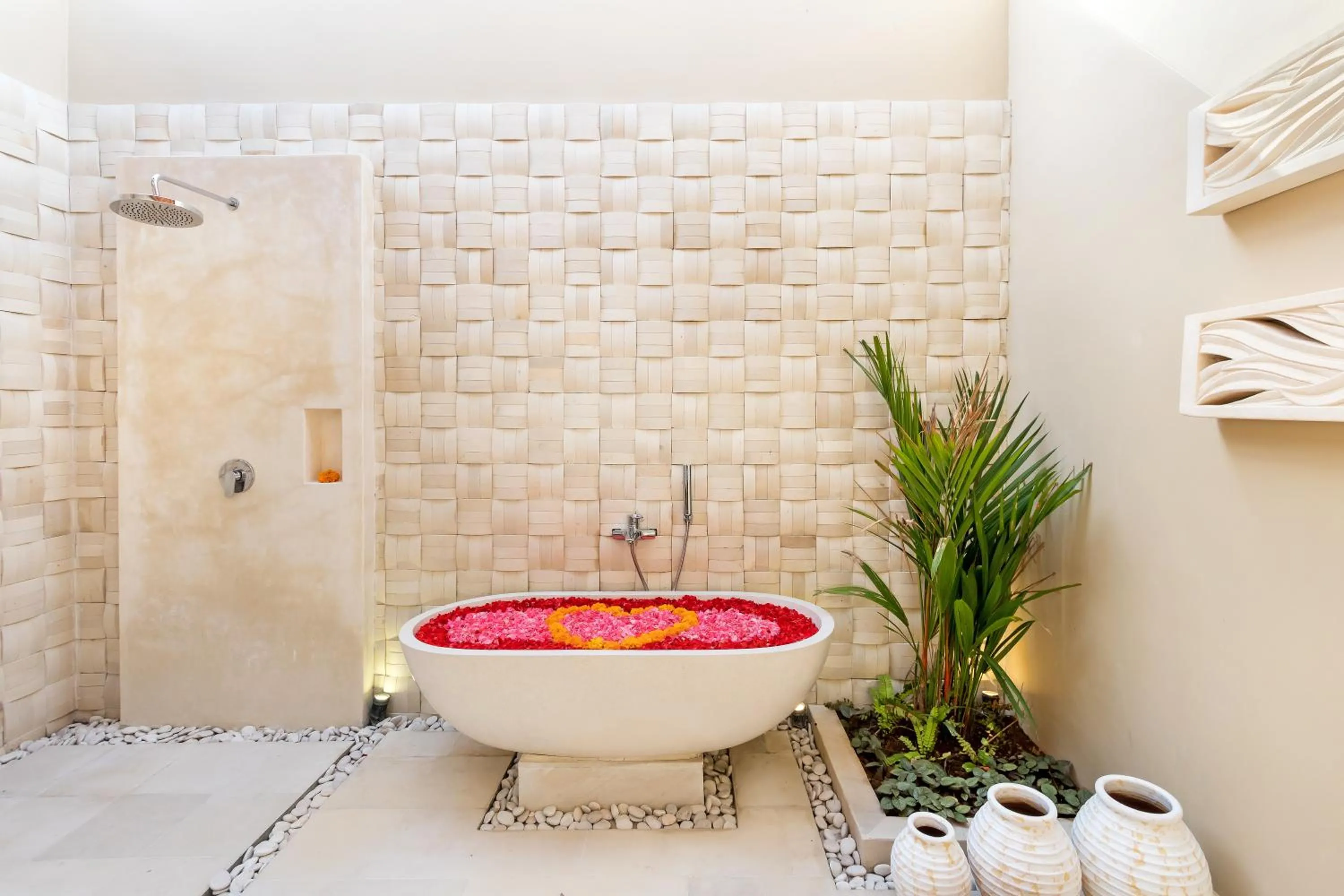 Bathroom in Villa Lisabella by Villa Finder