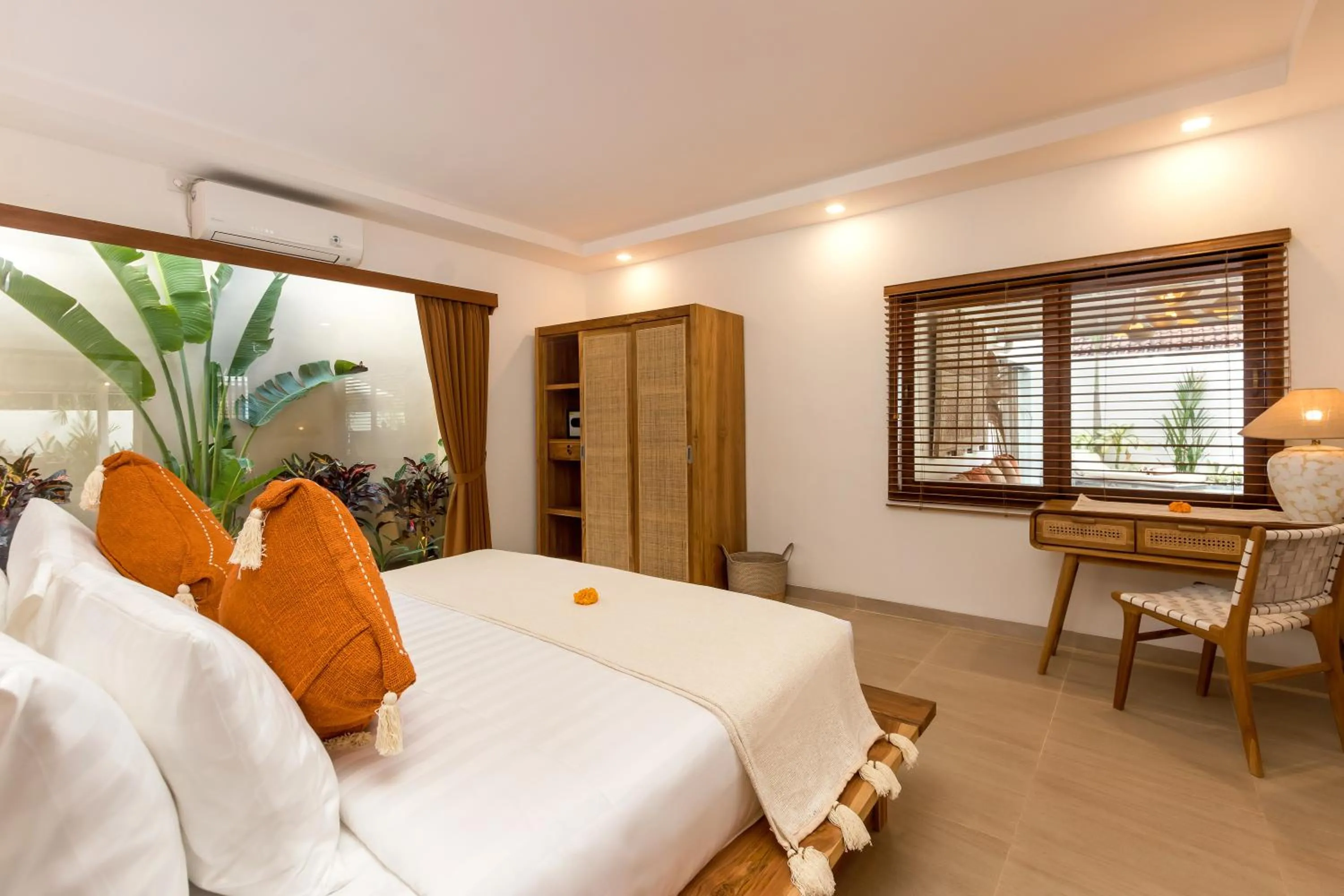 Bed in Villa Lisabella by Villa Finder