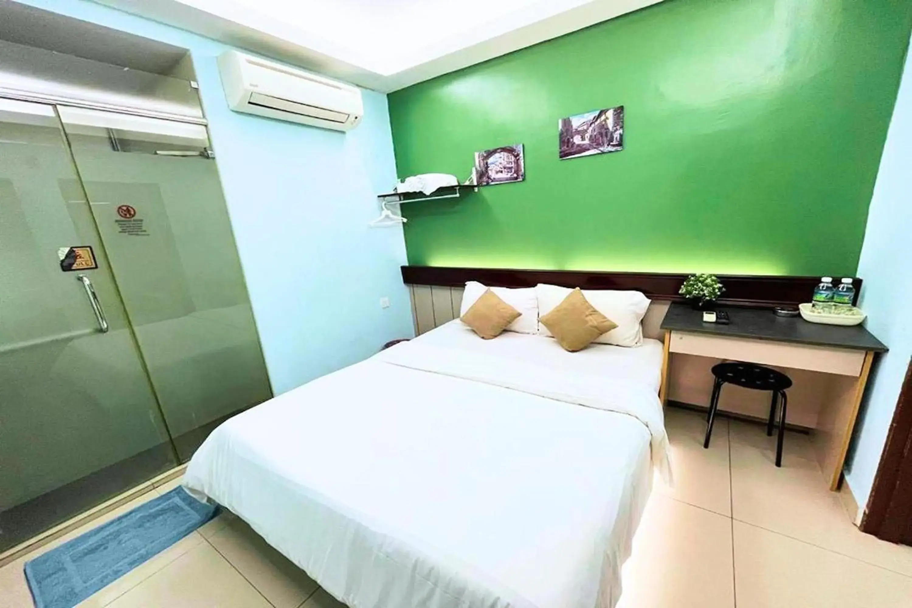 Bedroom in Citytop Hotel