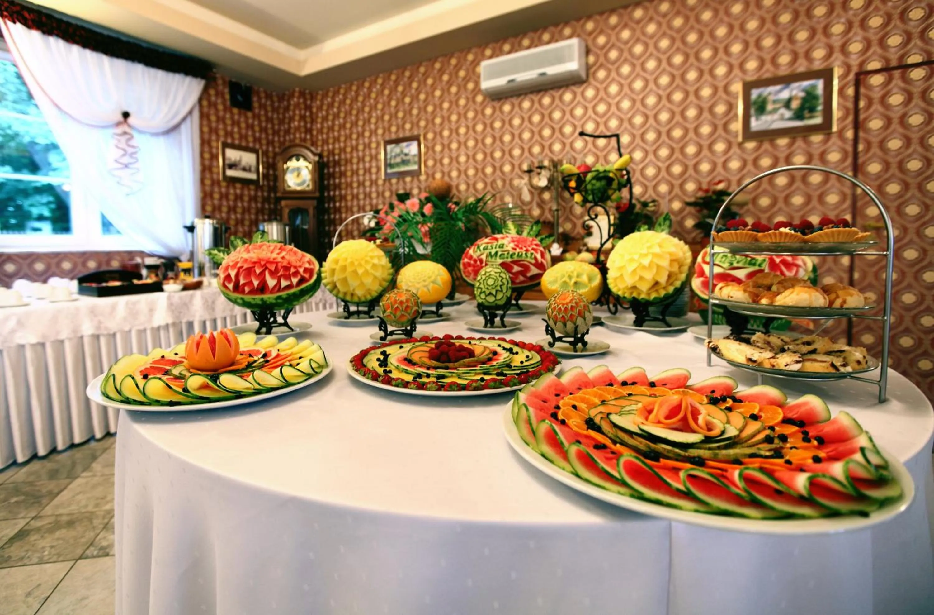 Food and drinks in Hotel Magnat