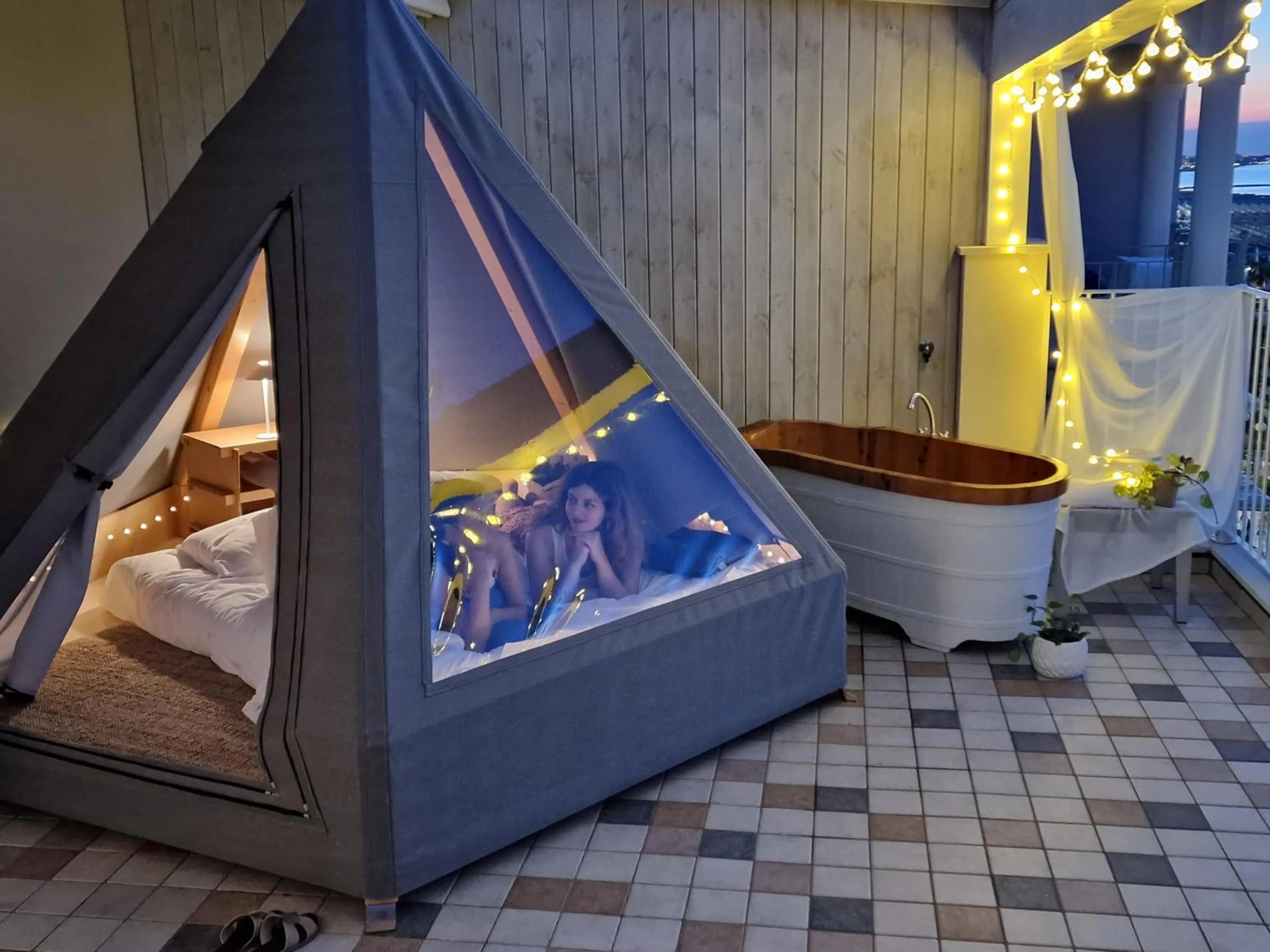 Night, Bed in Luxor Beach Boutique Hotel Cattolica