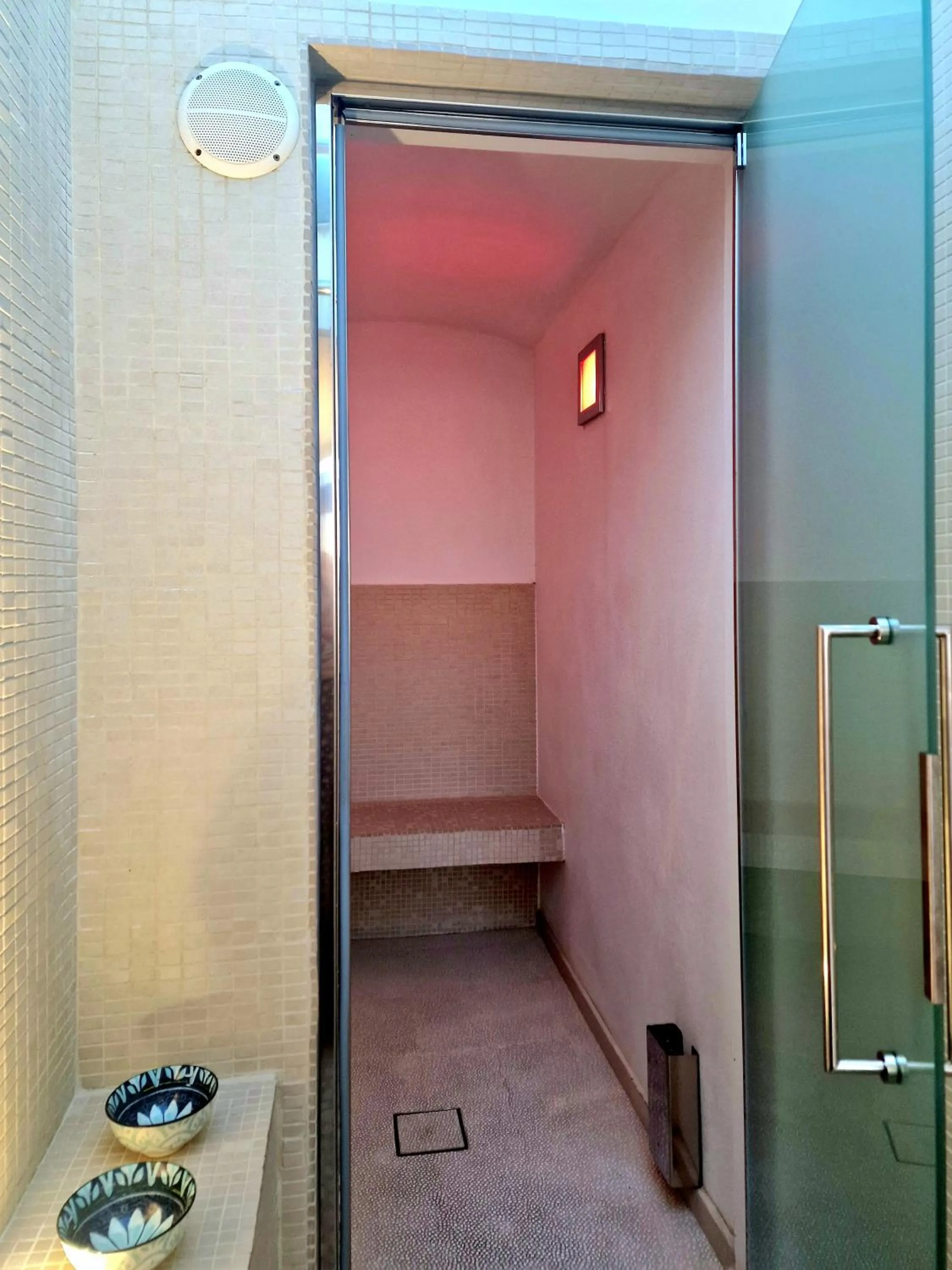 Steam room in Luxor Beach Boutique Hotel Cattolica