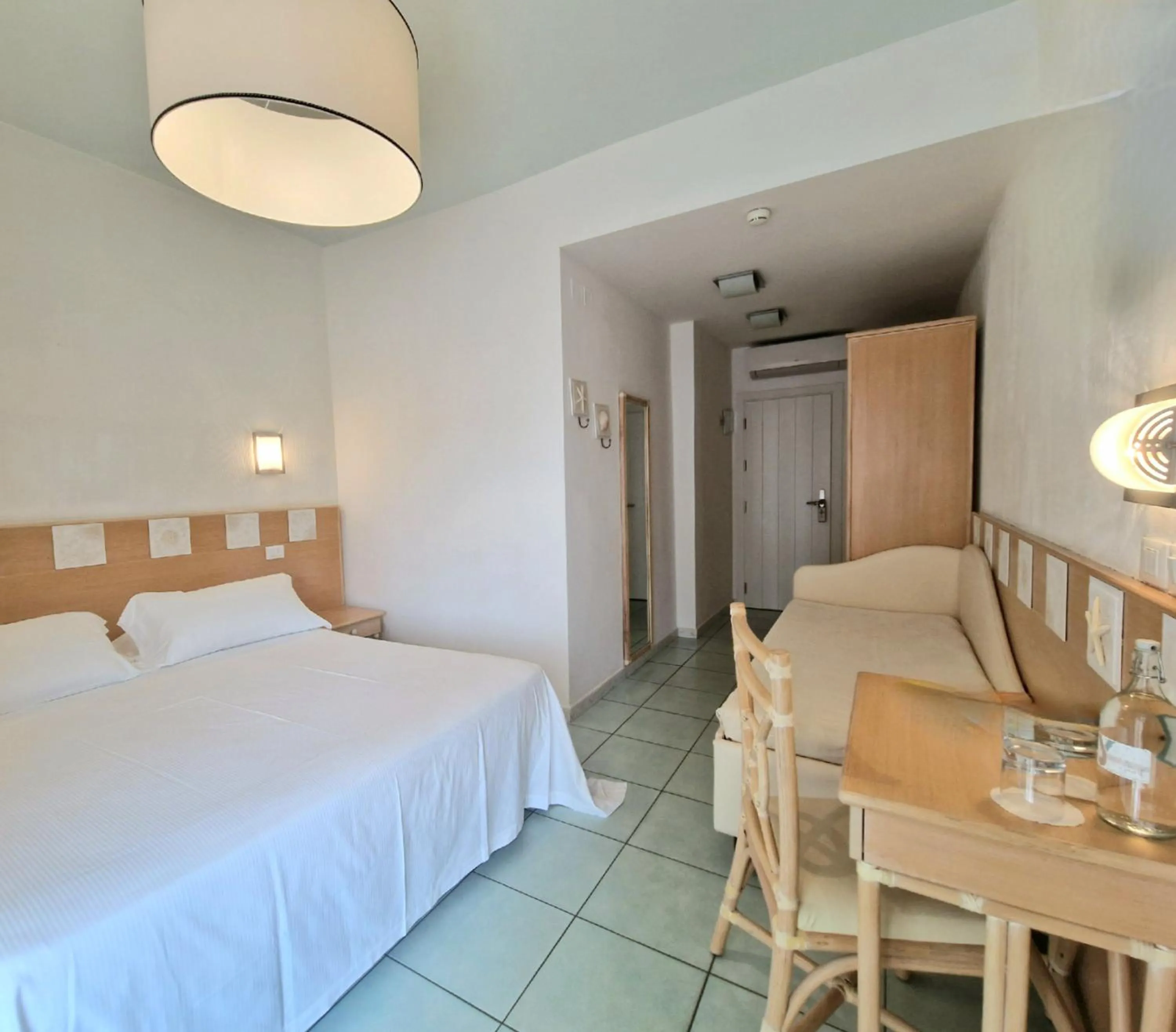 Bedroom, Bed in Luxor Beach Boutique Hotel Cattolica