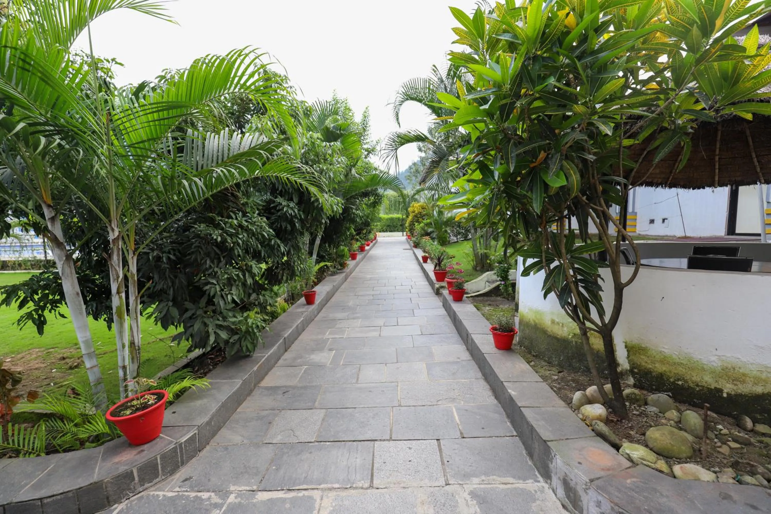 Garden in Siddhartha Riverside Resort, Chumlingtar