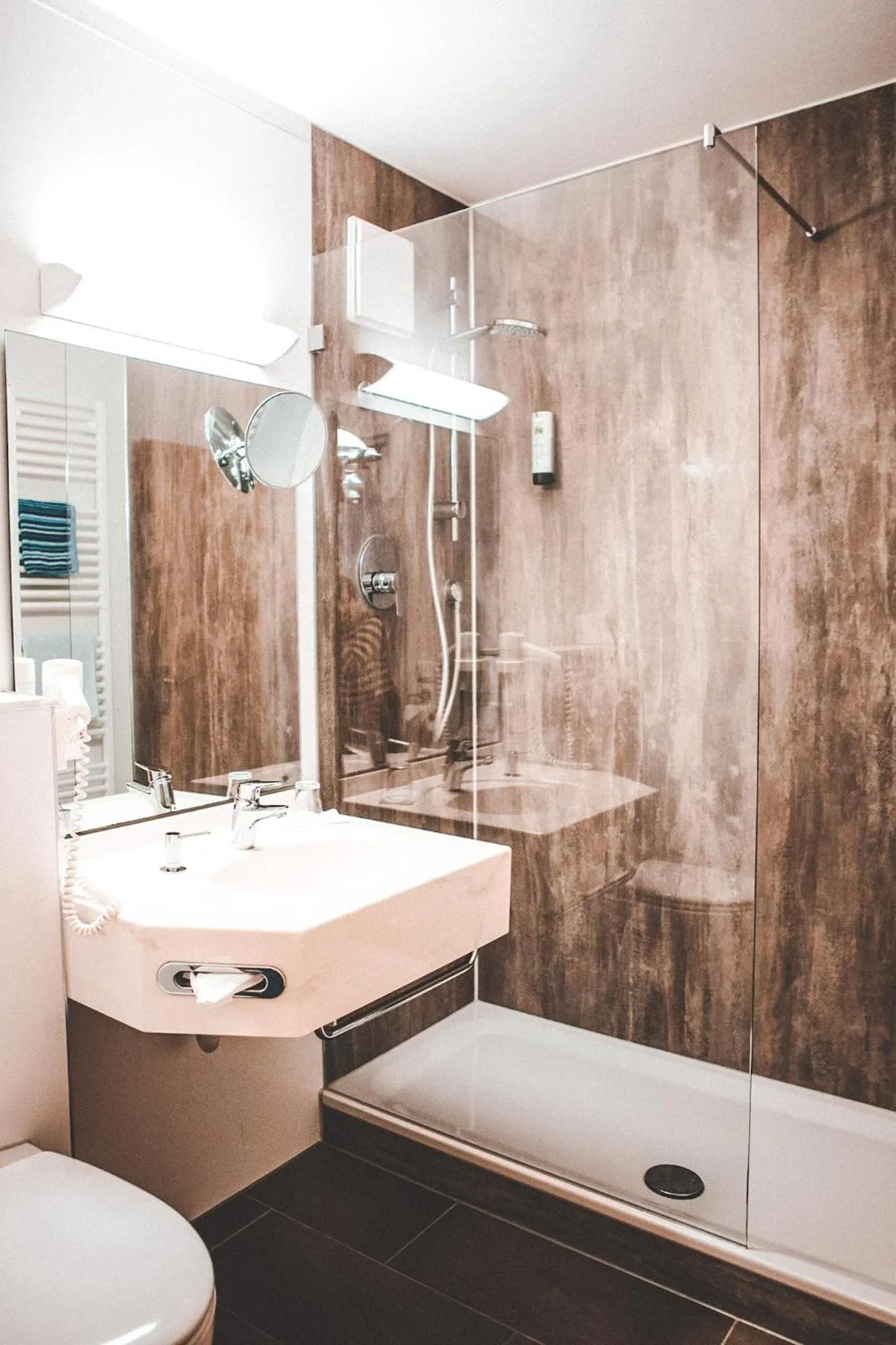 Bathroom in Hotel Schwertfirm