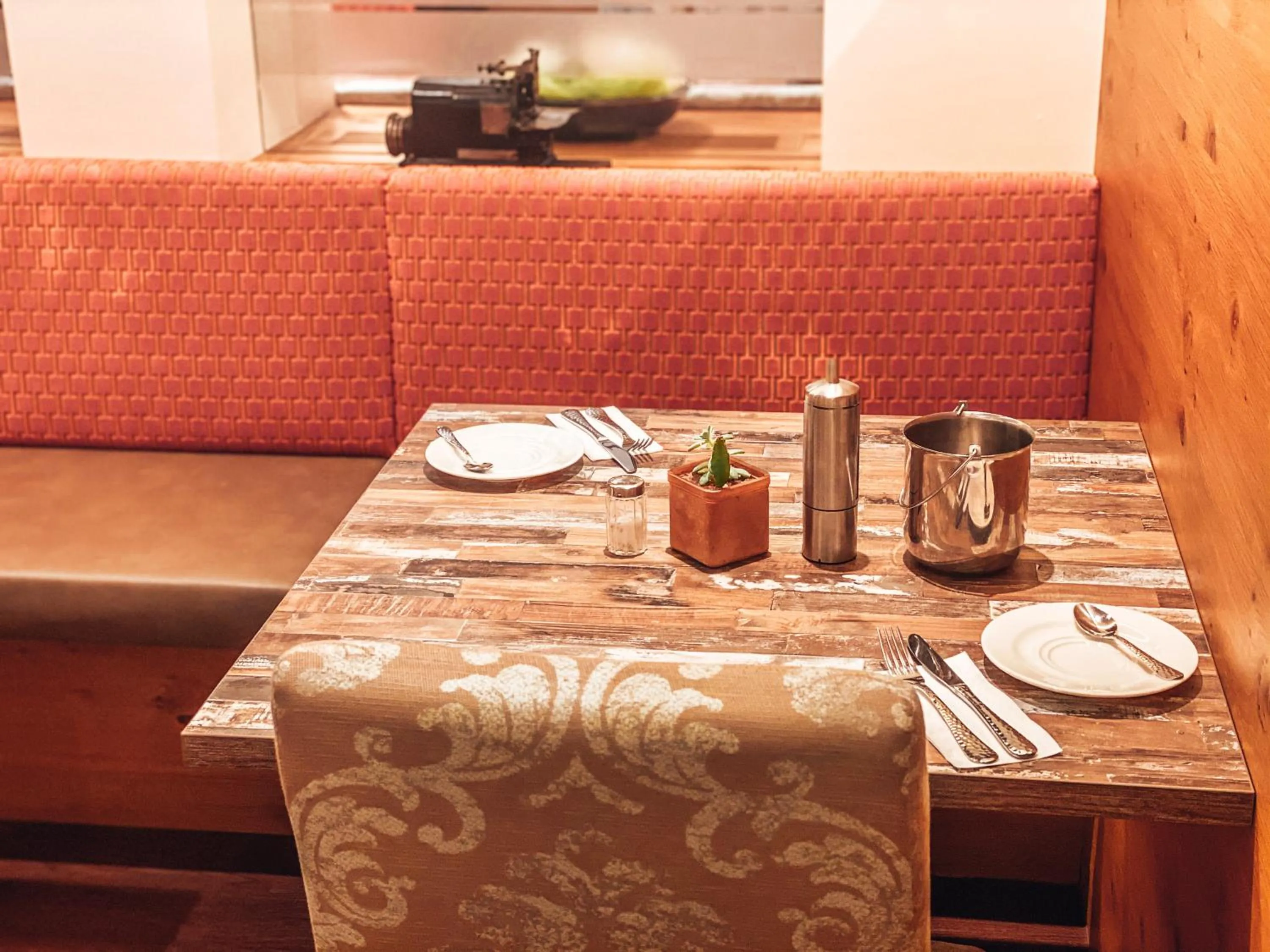 Restaurant/places to eat in Hotel Schwertfirm