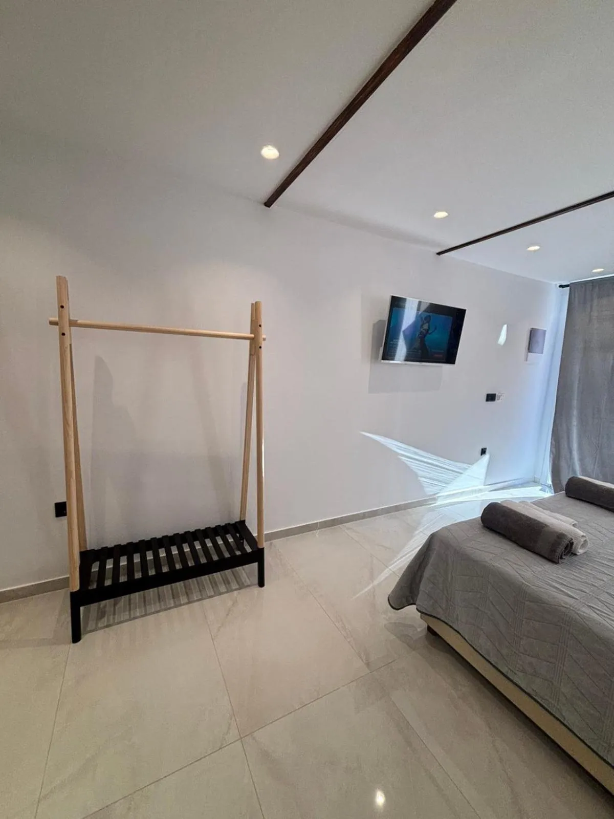 Bed in Jasmine Suites "By Checkin"