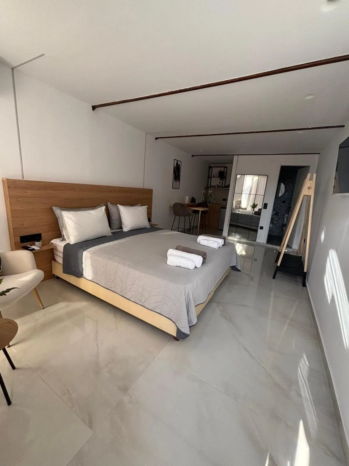 Bed in Jasmine Suites "By Checkin"