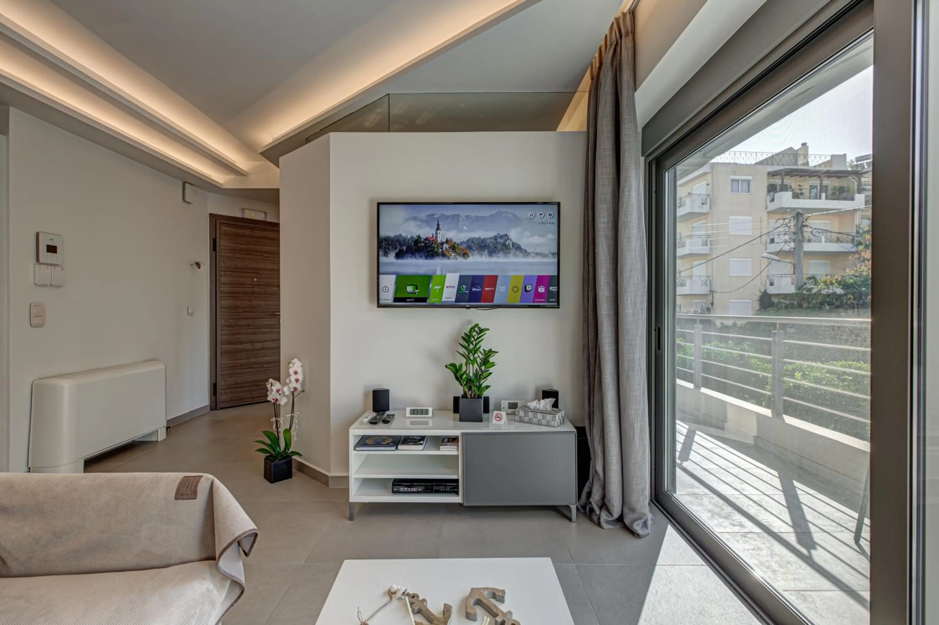 MnkStays A1 & A2 Deluxe Apartments Neo Psychiko, Athens