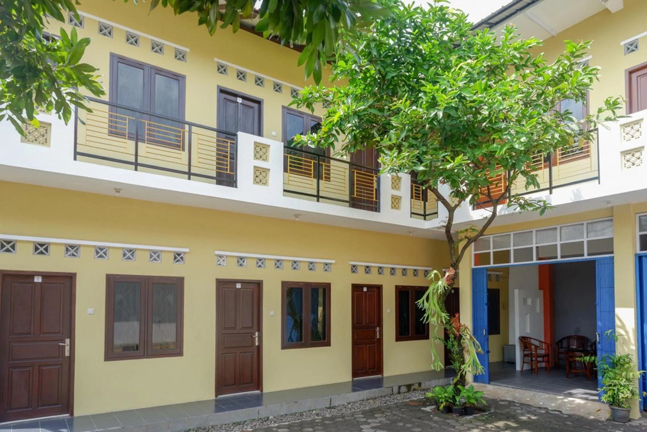 Property building in RedDoorz Syariah near Exit Tol Krapyak Semarang