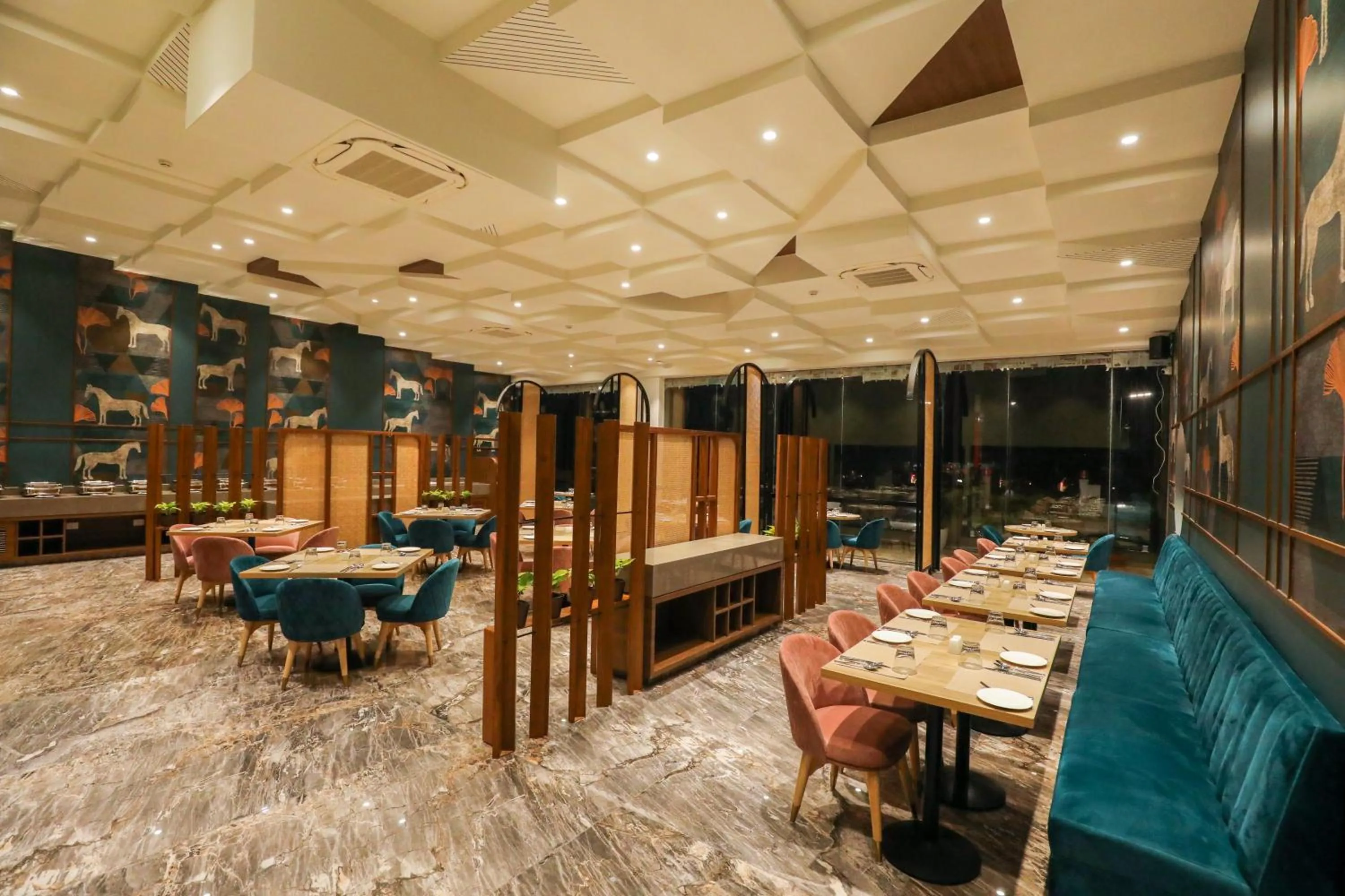 Restaurant/places to eat in Spree Hotel Aurangabad
