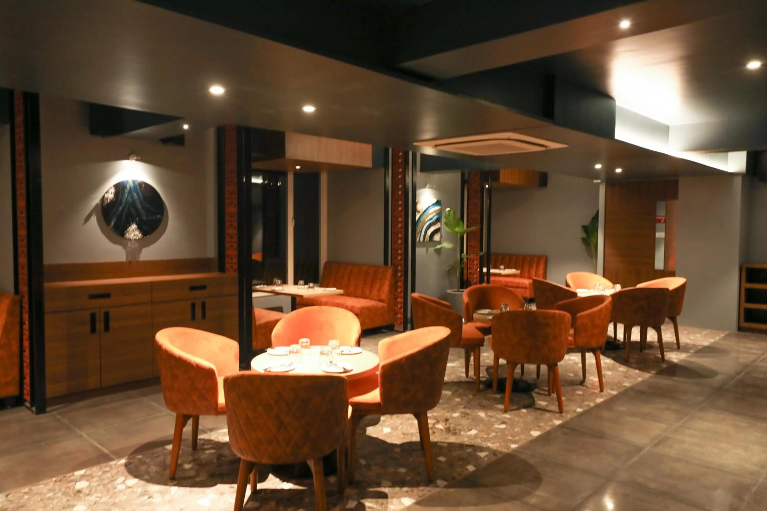 Restaurant/places to eat in Spree Hotel Aurangabad