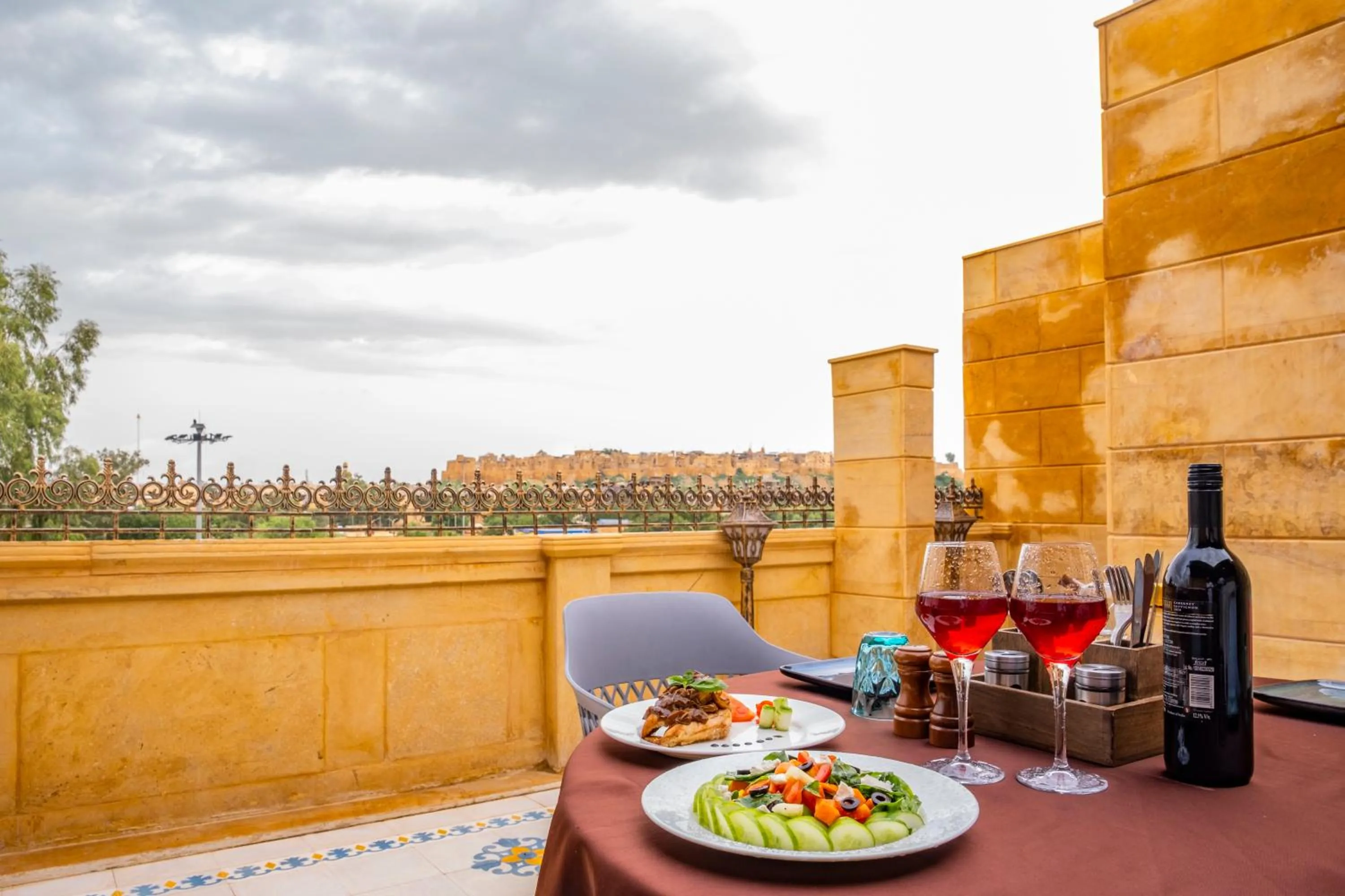 Food and drinks in Rupal Residency