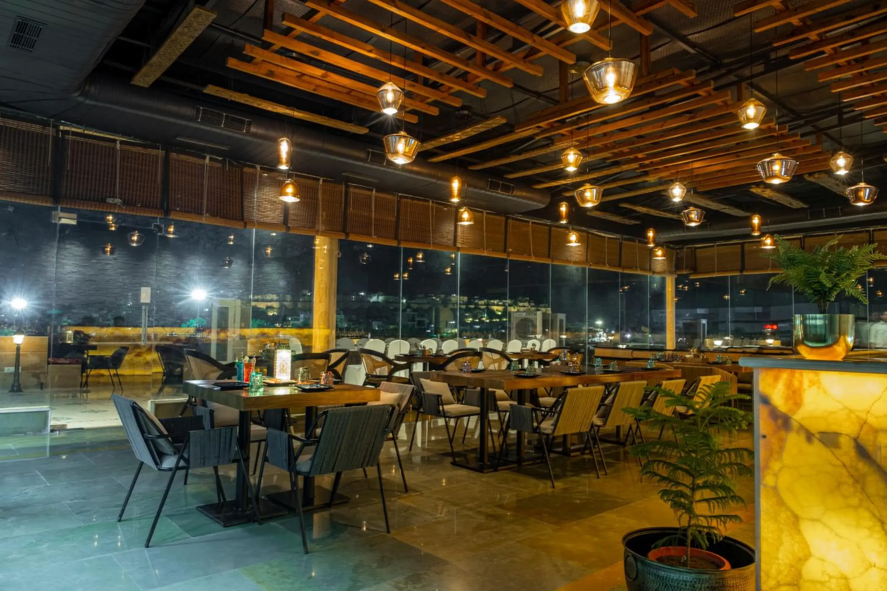 Restaurant/places to eat in Rupal Residency Restaurant/places to eat in Rupal Residency