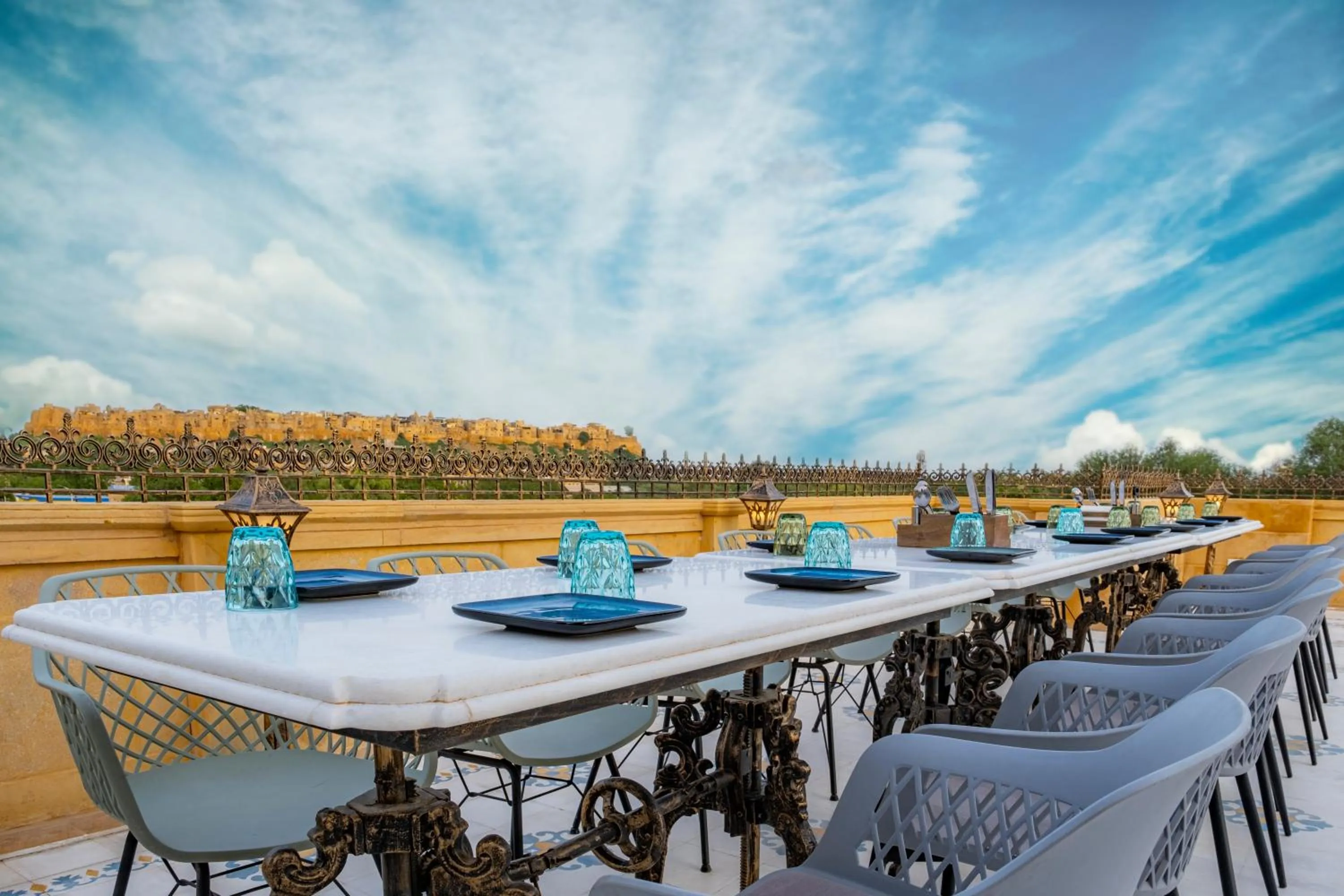 Restaurant/places to eat in Rupal Residency