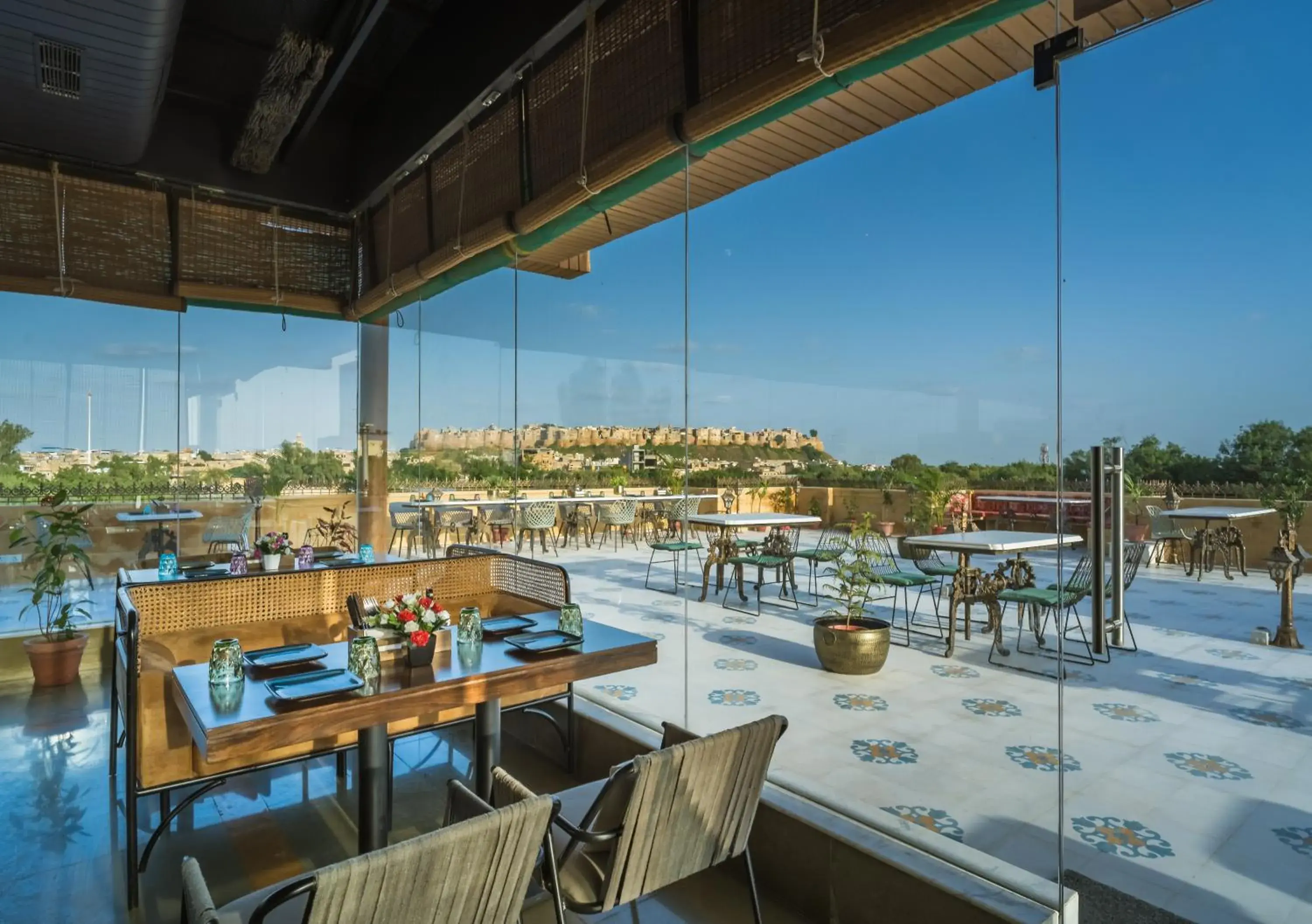 Restaurant/places to eat in Rupal Residency Restaurant/places to eat in Rupal Residency