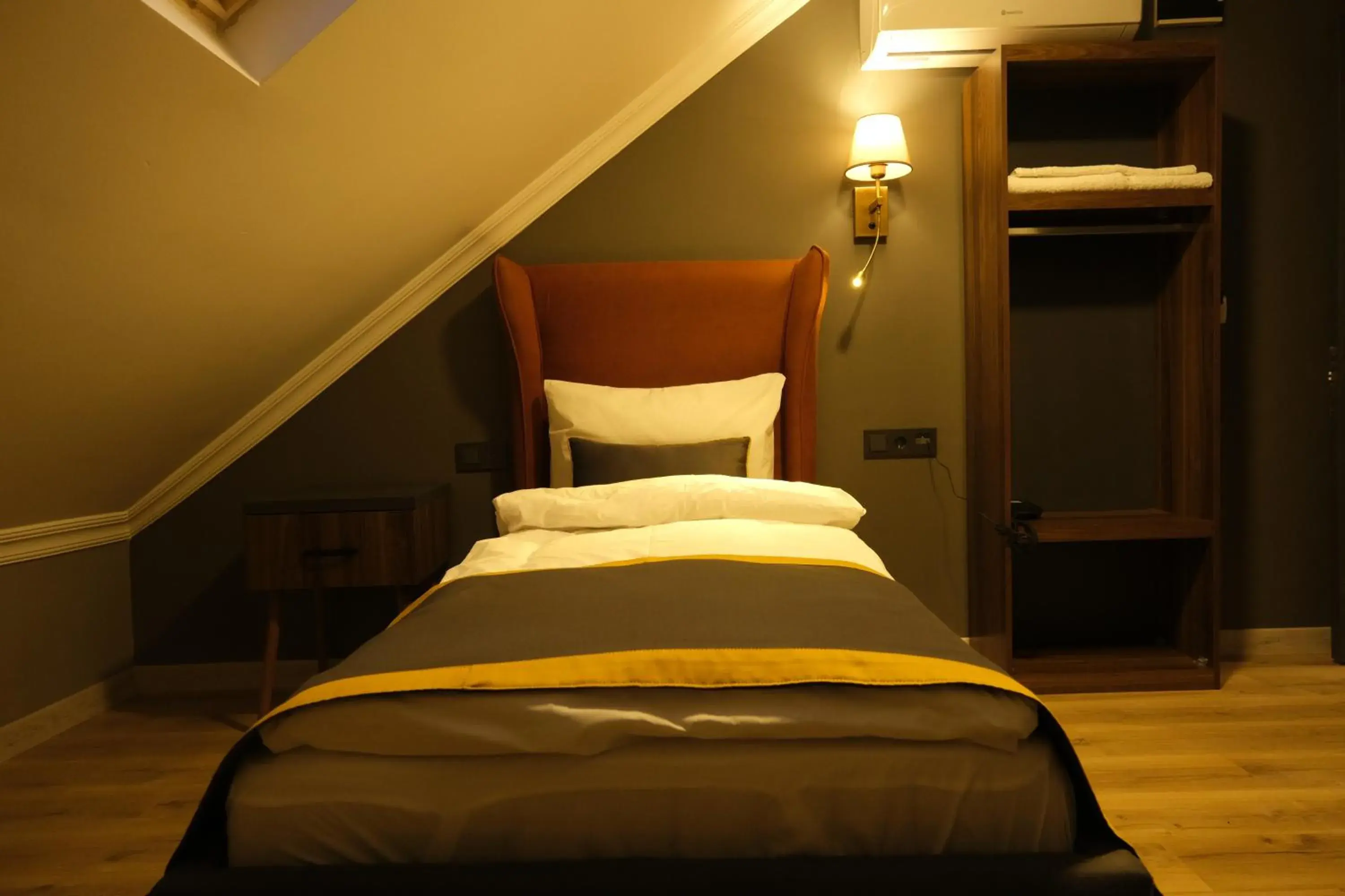 Small Single Room in The Pearl Airport Hotel Small Single Room in The Pearl Airport Hotel