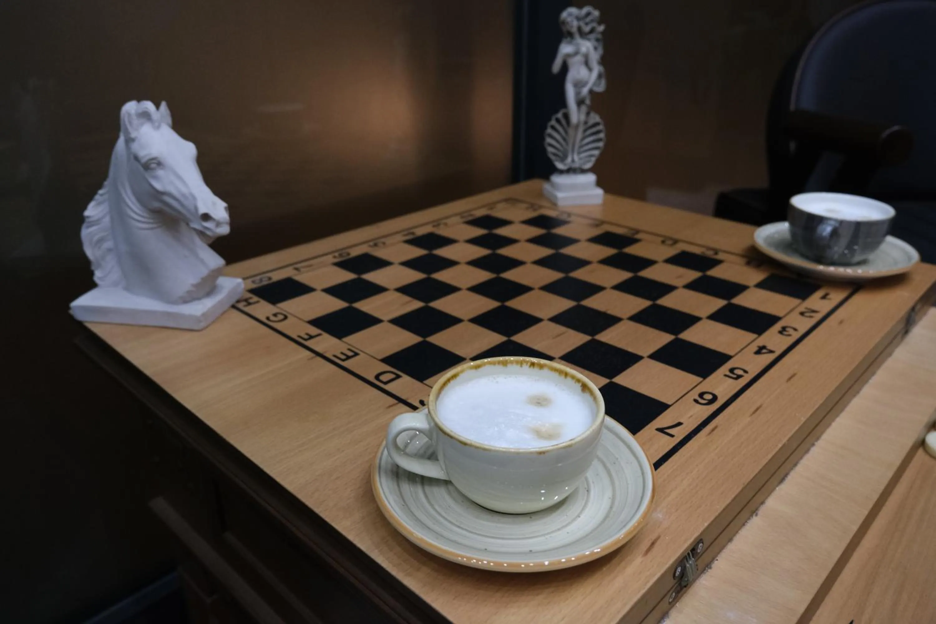 Restaurant/places to eat in The Pearl Airport Hotel