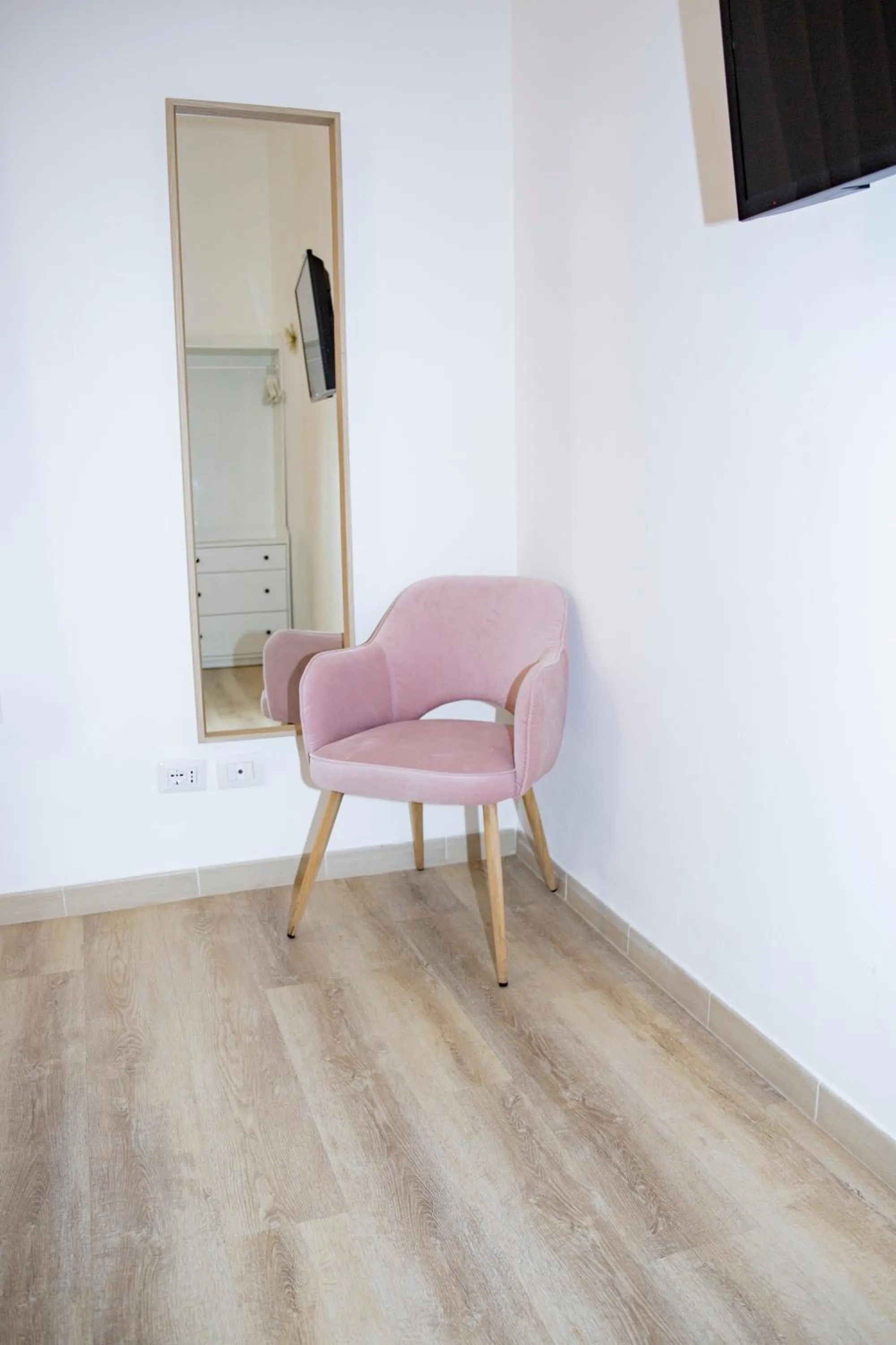 Bedroom in Easy Milano - Rooms and Apartments Navigli