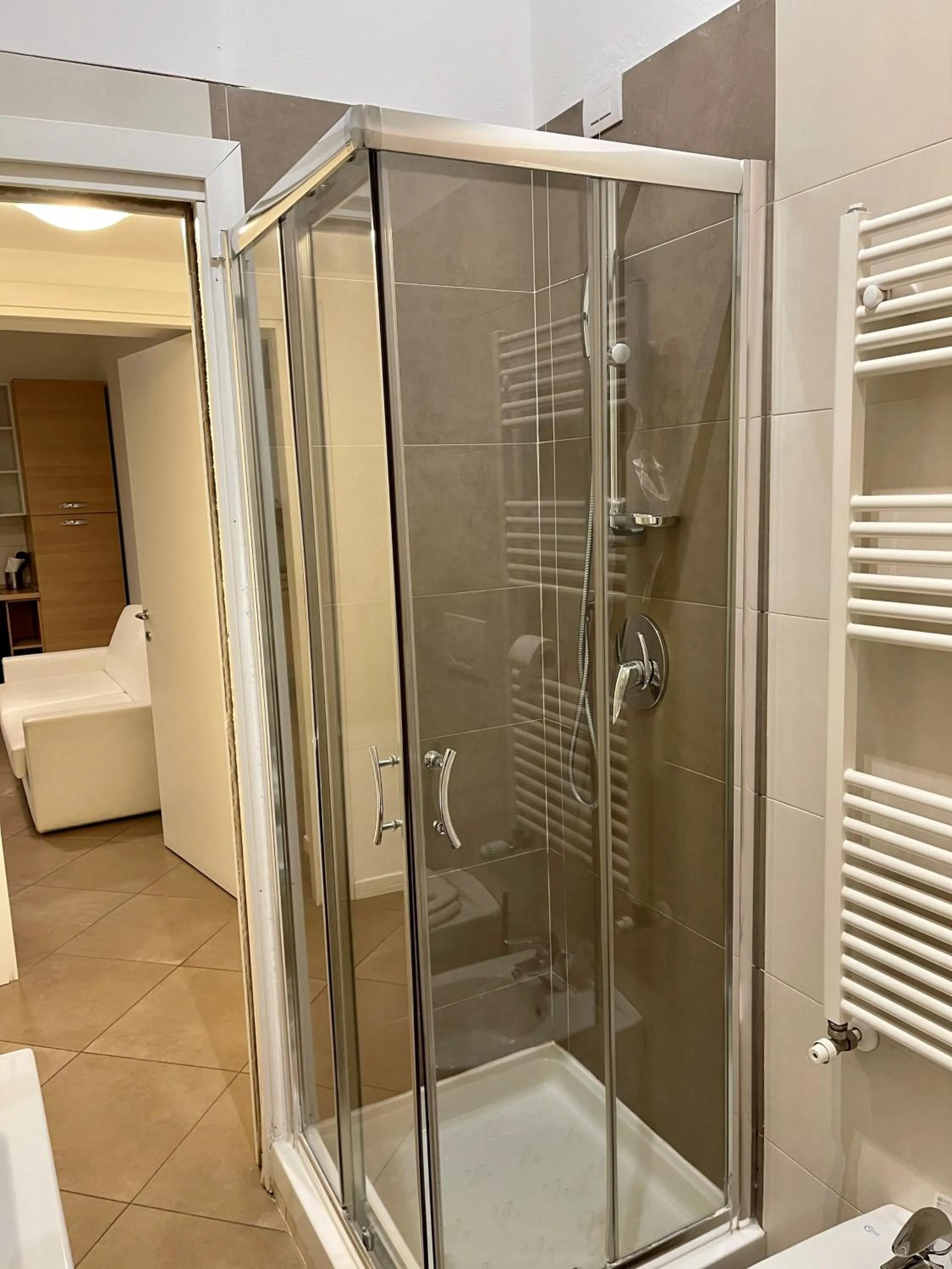 Shower in Easy Milano - Rooms and Apartments Navigli