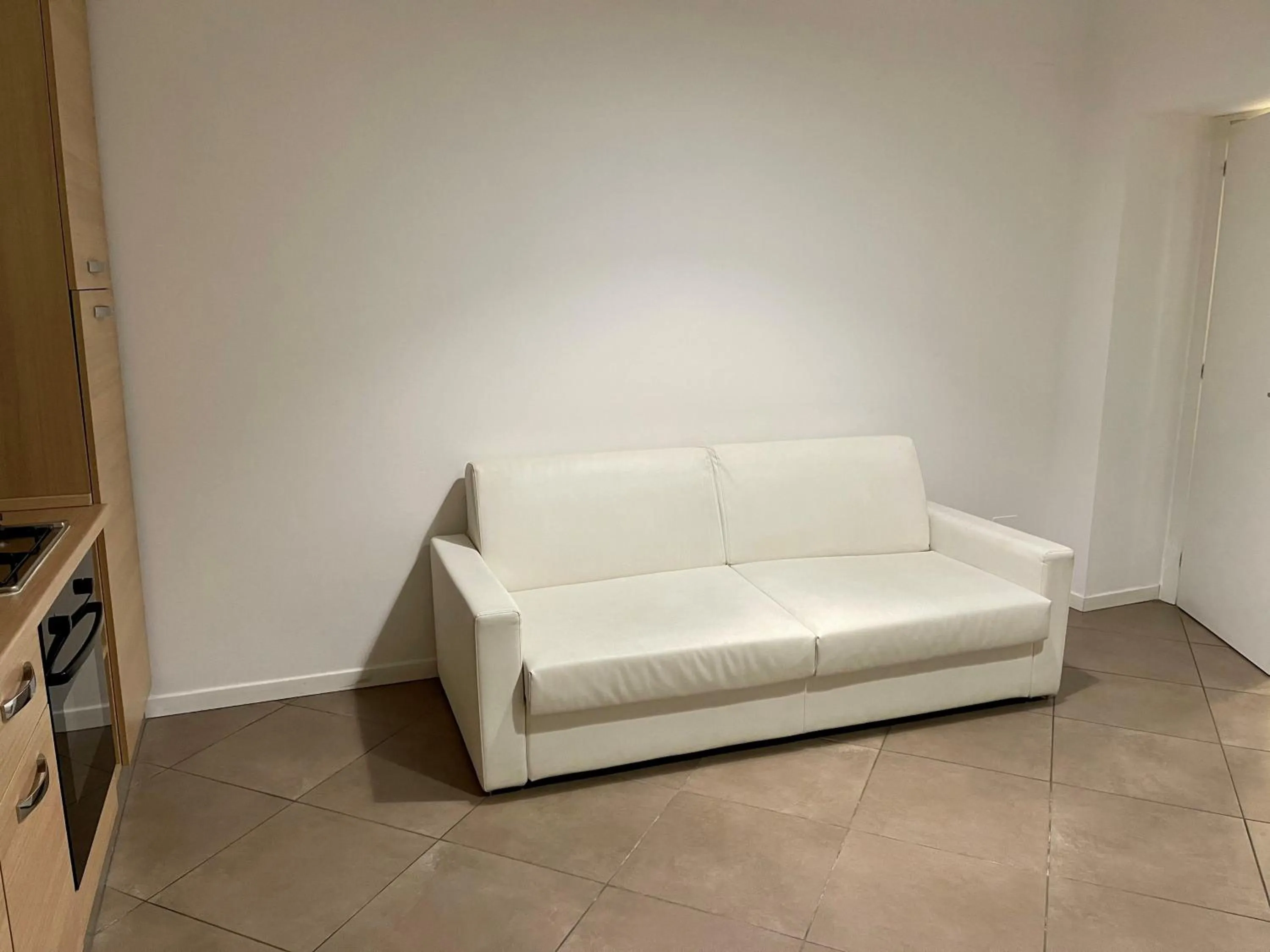 Communal lounge/ TV room in Easy Milano - Rooms and Apartments Navigli