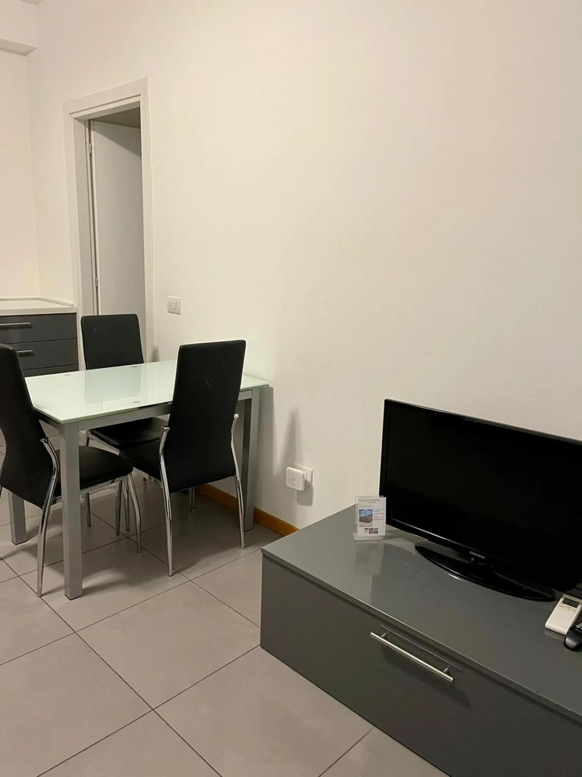 Dining area in Easy Milano - Rooms and Apartments Navigli